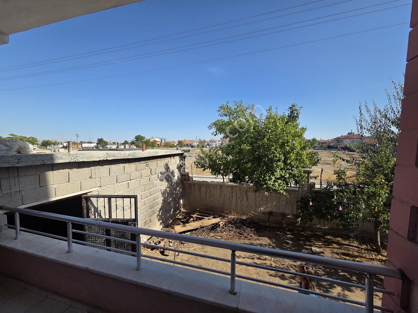 Emlakyaptan Alakova Laros Mahallesinde Satılık 3+1 Geniş Daire - Görsel 3