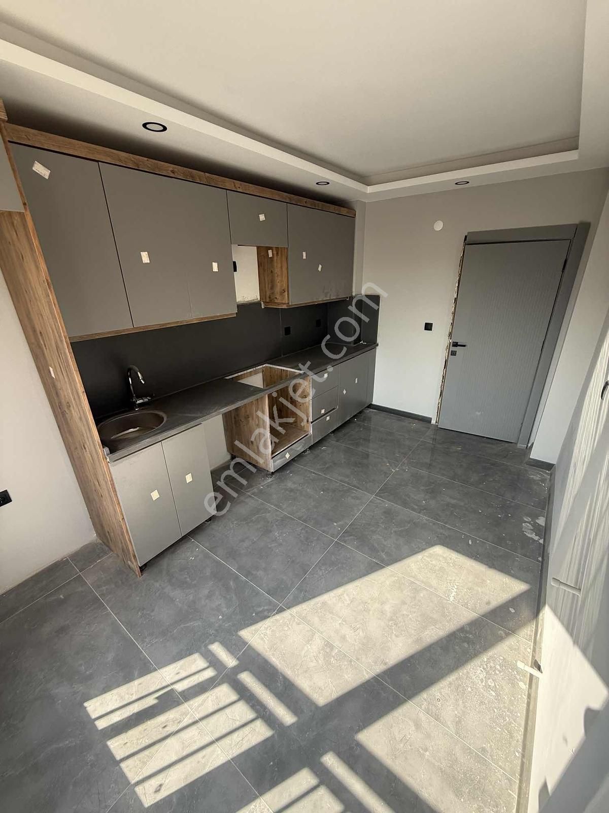 Şelale Mah Tek Blok İçerisinde Katta Sıfır 3+1 - Görsel 4