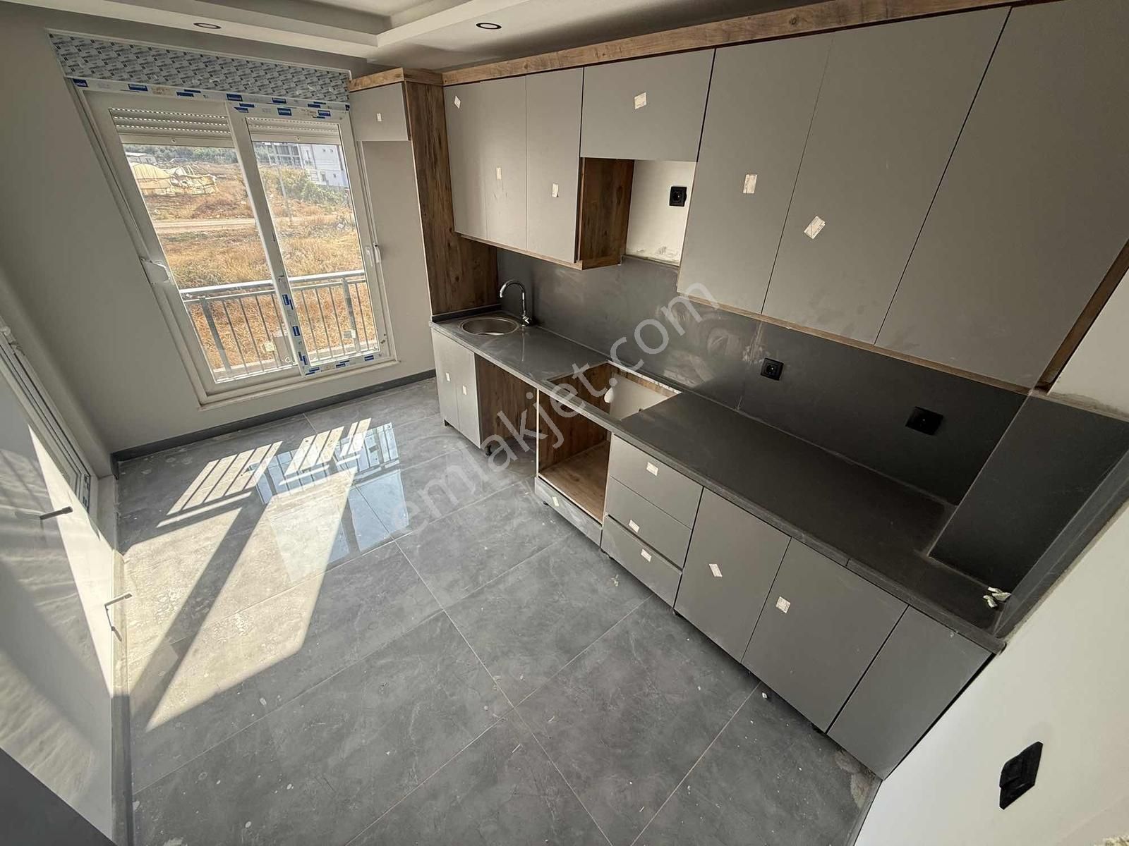 Şelale Mah Tek Blok İçerisinde Katta Sıfır 3+1