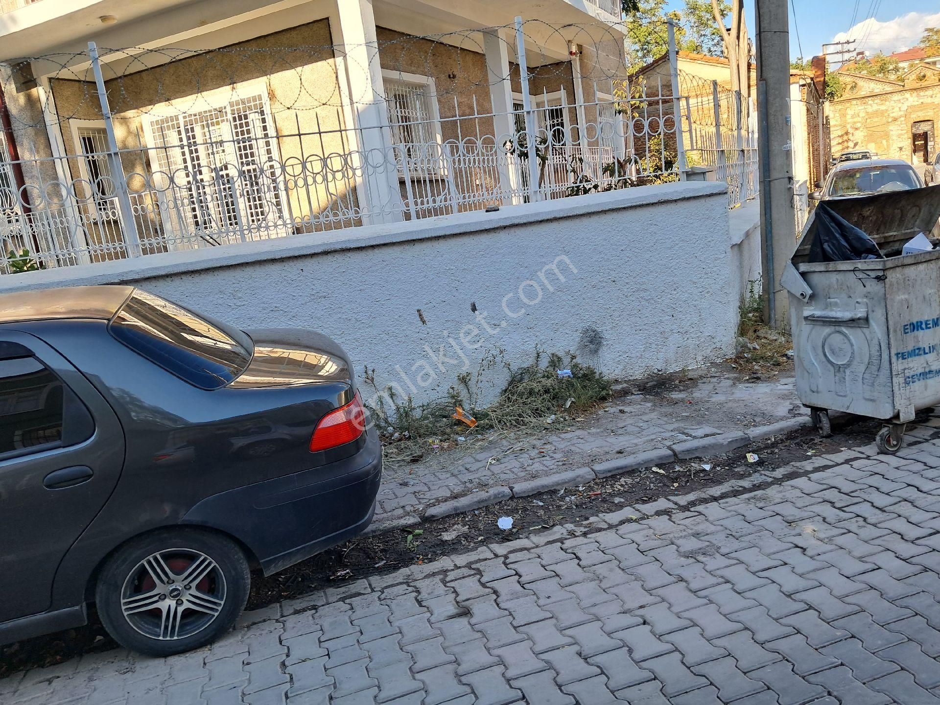 Balıkesir/edremit Dr 3 Katlı 4 Oda,3 Salon 3 Mutf 3 Banyo Wc Bahçeli230m2 - Görsel 13