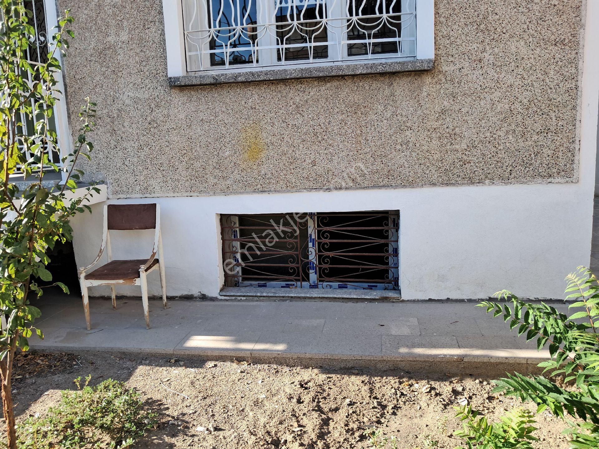 Balıkesir/edremit Dr 3 Katlı 4 Oda,3 Salon 3 Mutf 3 Banyo Wc Bahçeli230m2 - Görsel 16