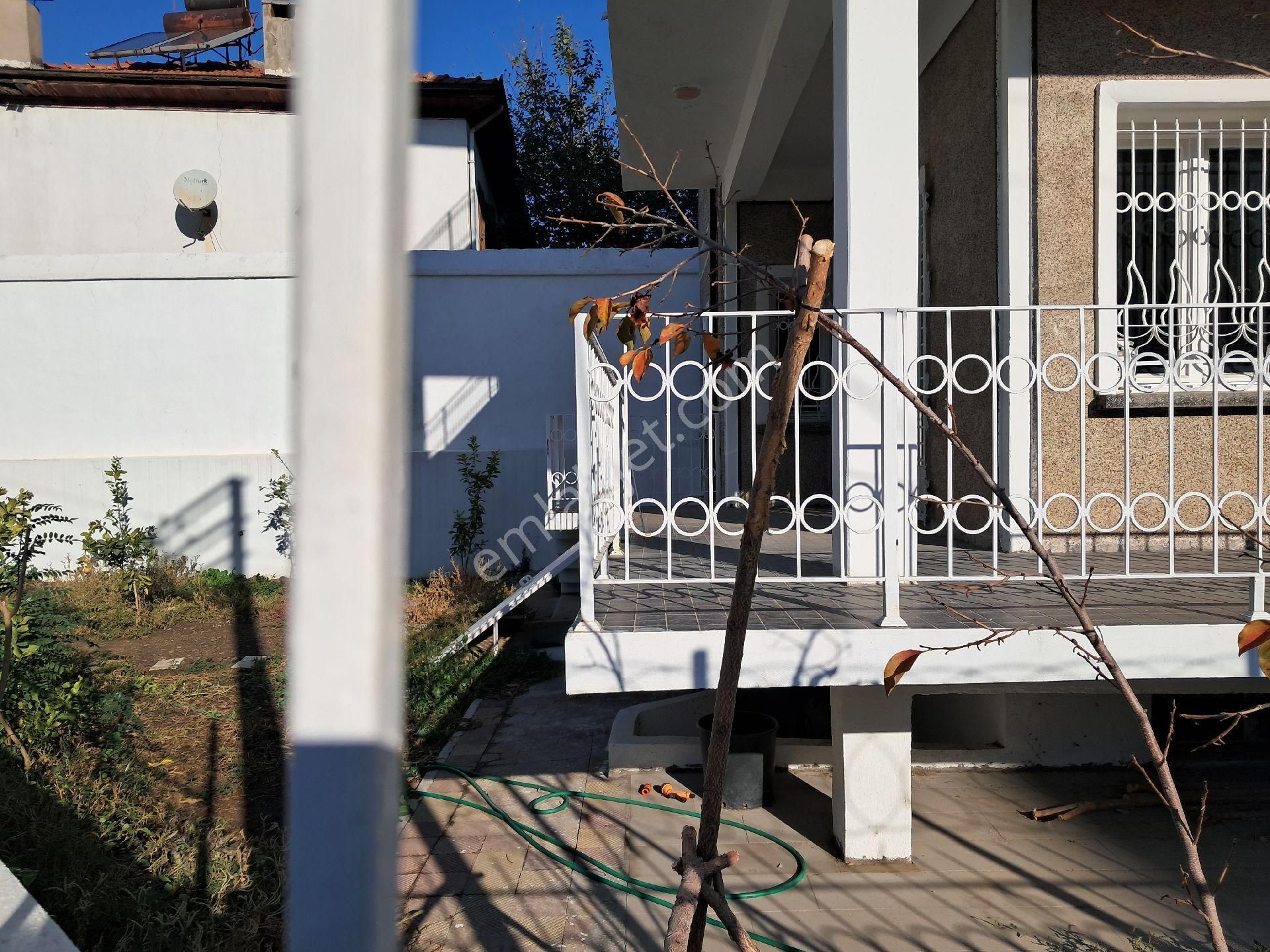 Balıkesir/edremit Dr 3 Katlı 4 Oda,3 Salon 3 Mutf 3 Banyo Wc Bahçeli230m2 - Görsel 3