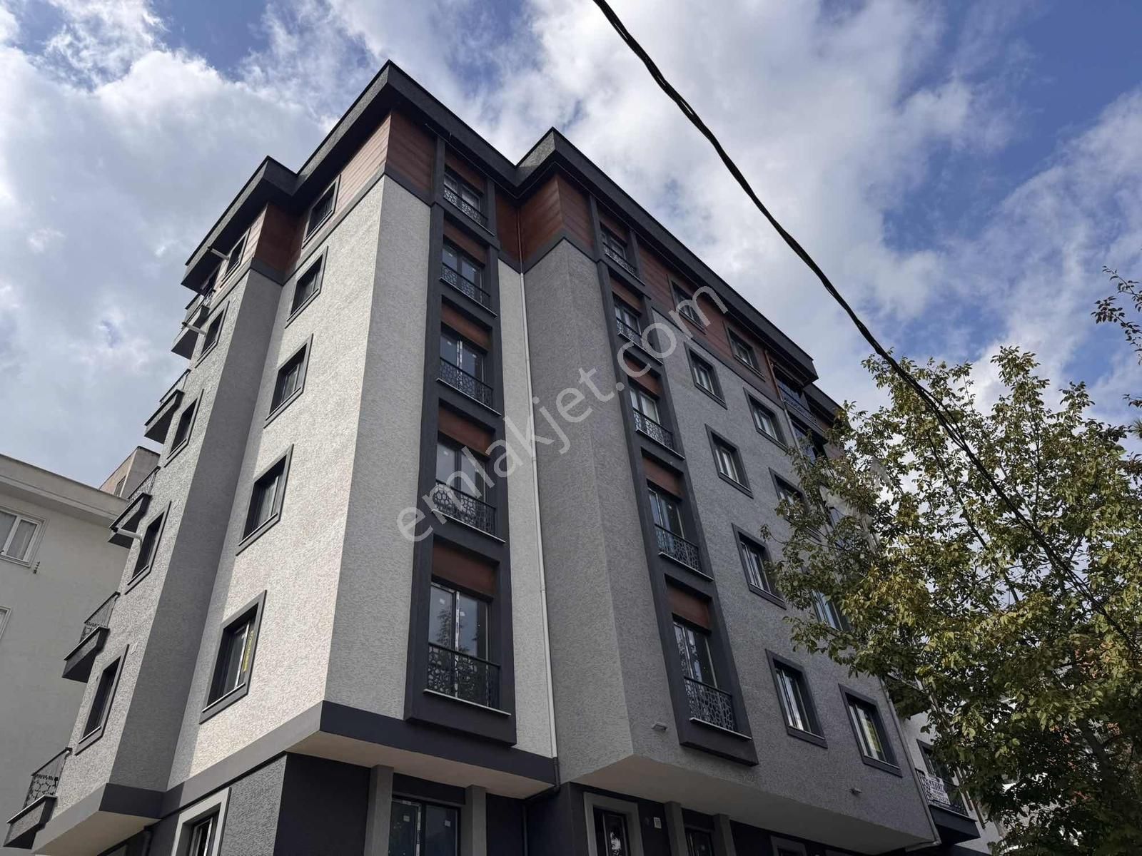Ümraniye Madenler Mh Satılık Otoparklı Sıfır 2+1 Daire