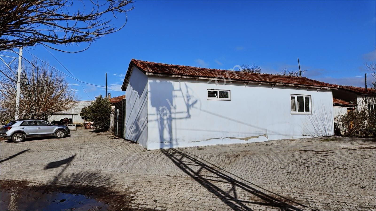 Doğuca Mahallesi Köy İçi Konumlu Köşe Parselde Müstakil Ev