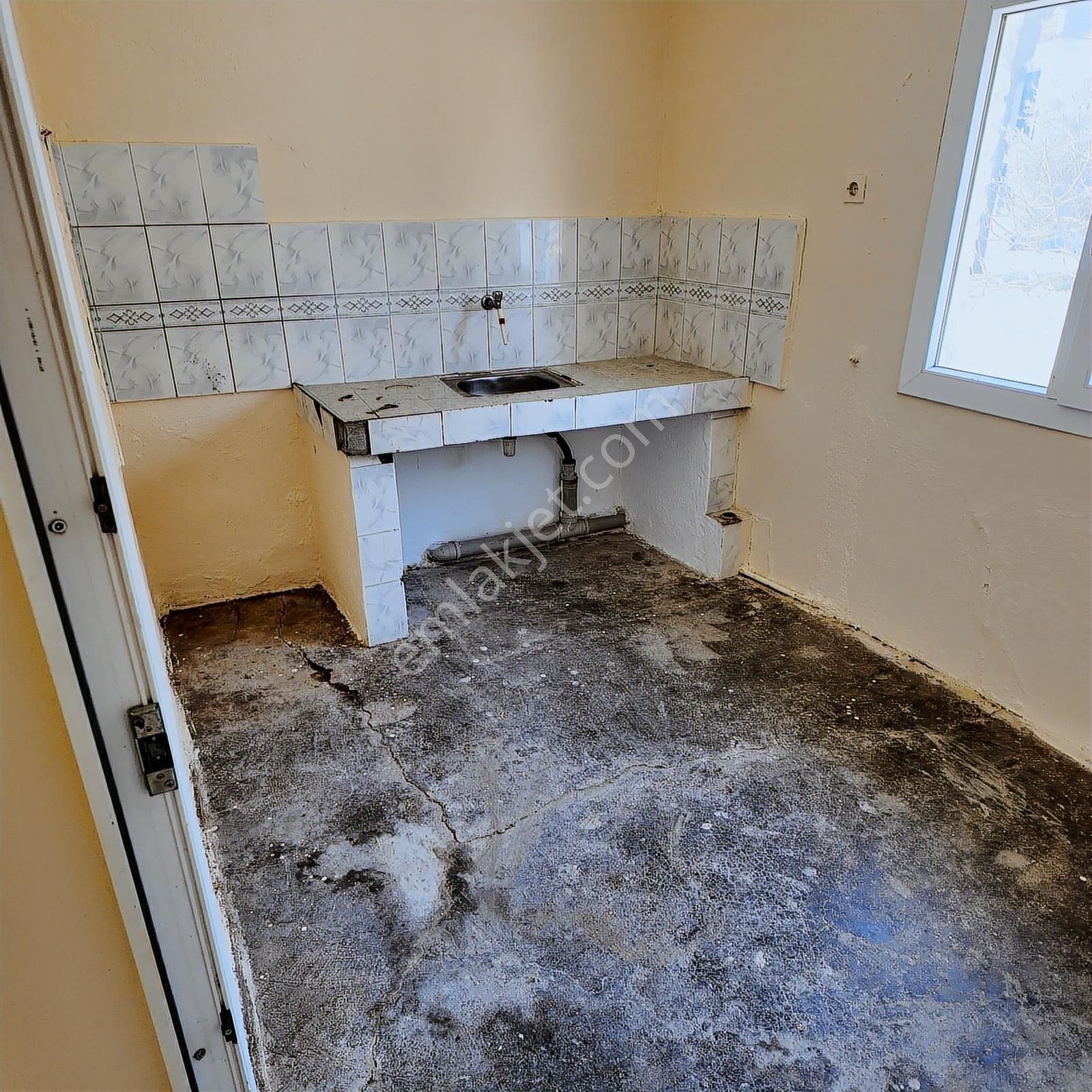 Doğuca Mahallesi Köy İçi Konumlu Köşe Parselde Müstakil Ev - Görsel 15