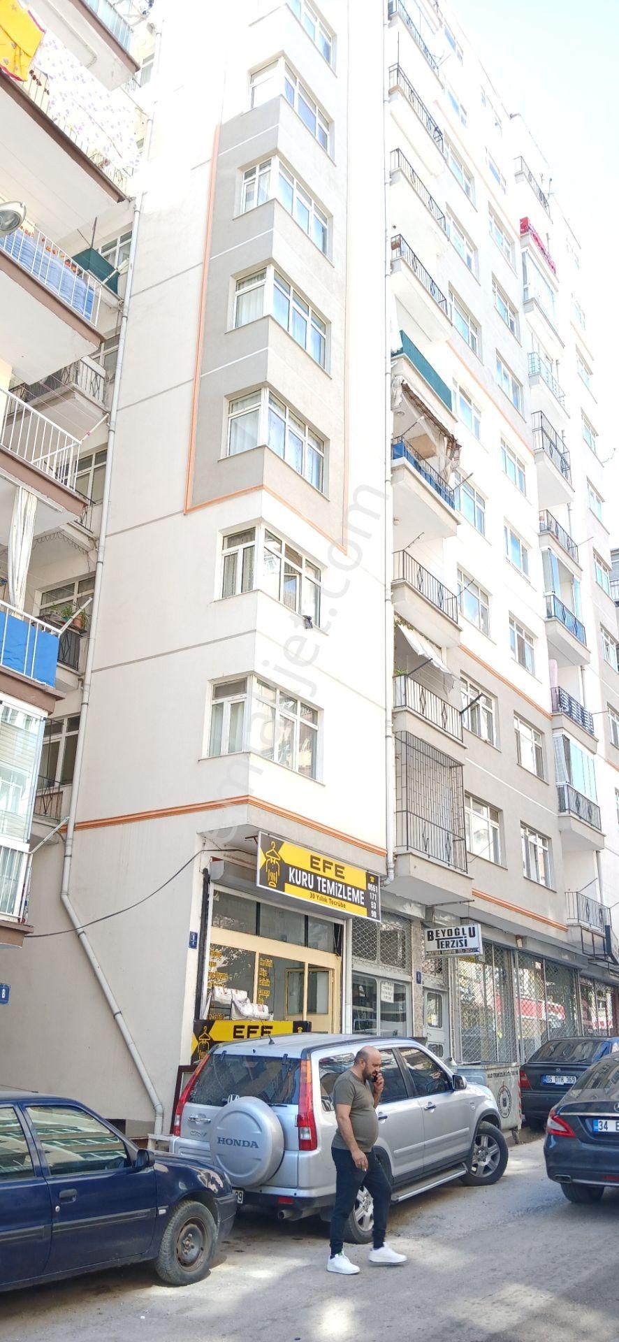 Demet'te Konaklı'dan 3+1 Sln.bğmsz.2.kat Kombili Çift Asansörlü Mantolamalı Hst.metro Ykn.güneşli