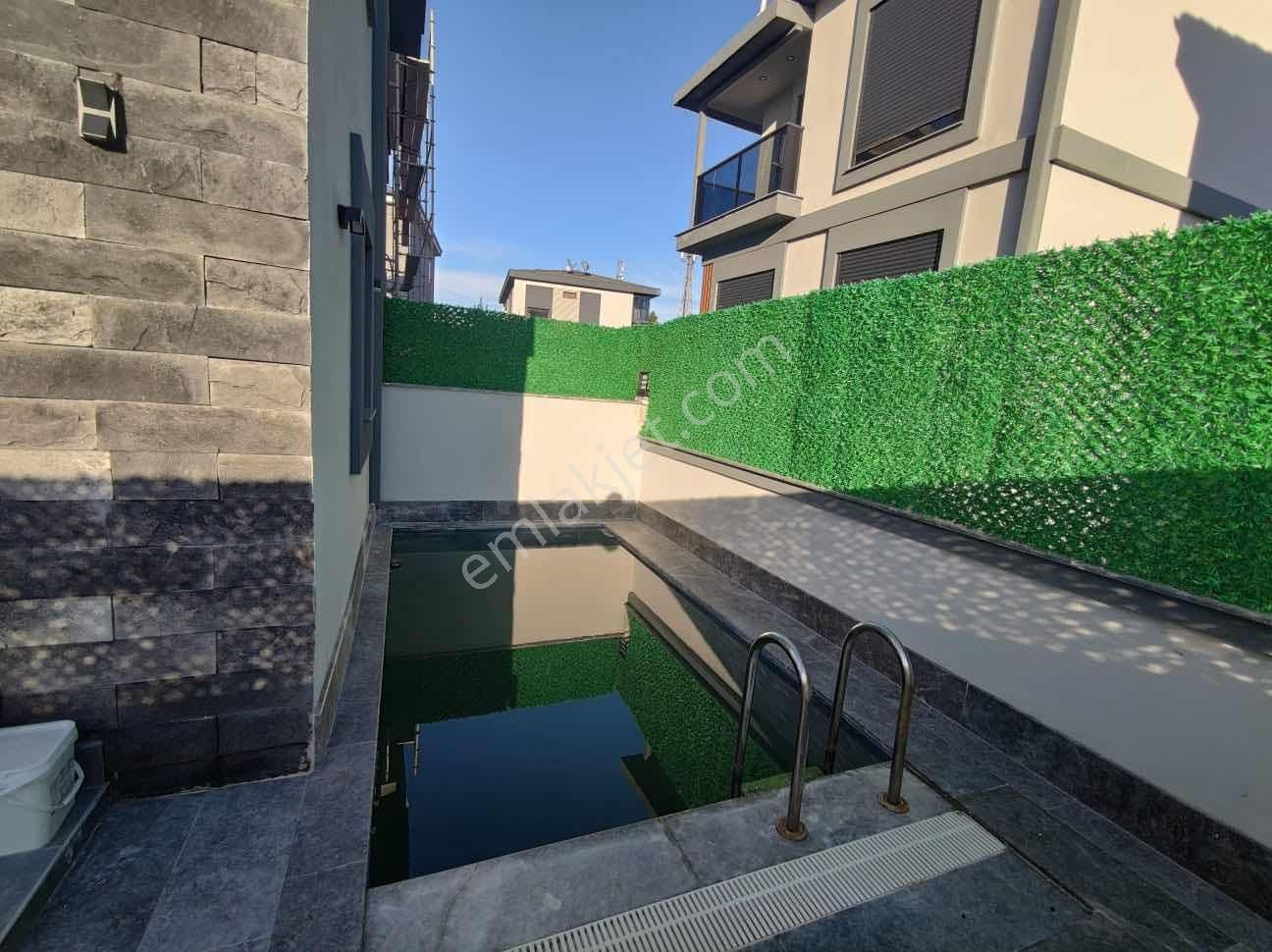 Qzen Gayrimenkul'den Barbaros Mahallesinde 3+1 Havuzlu Villa - Görsel 8