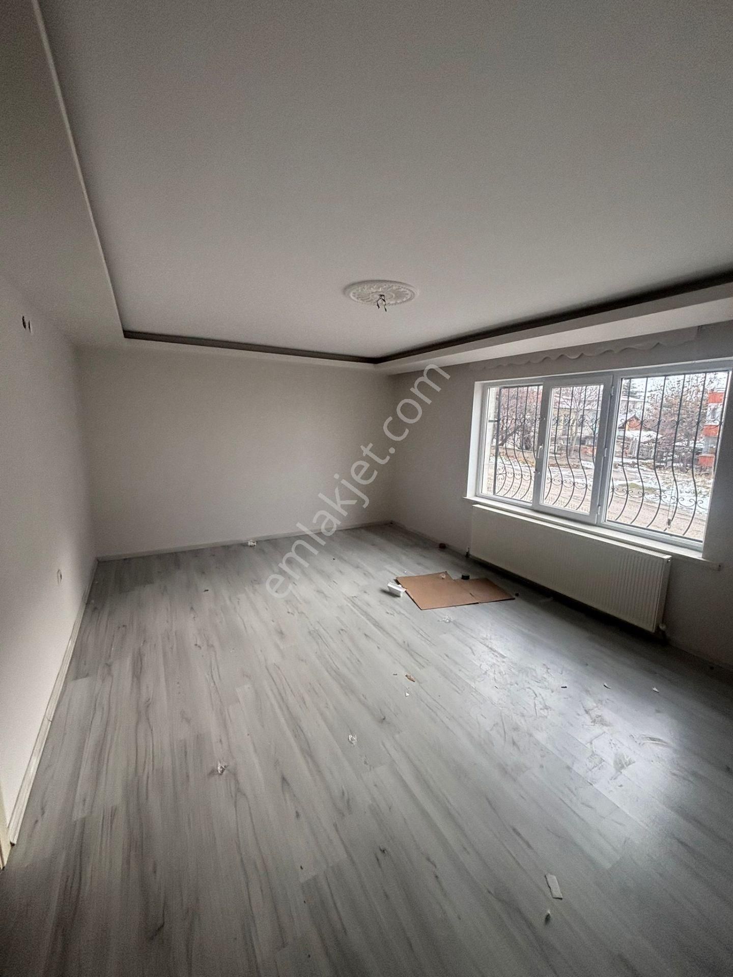 Mamak - Ekin Mahallesi Yüzme Havuzu Yakınında, Altı Dolu, Yapılı 3+1 Satılık Daire !!