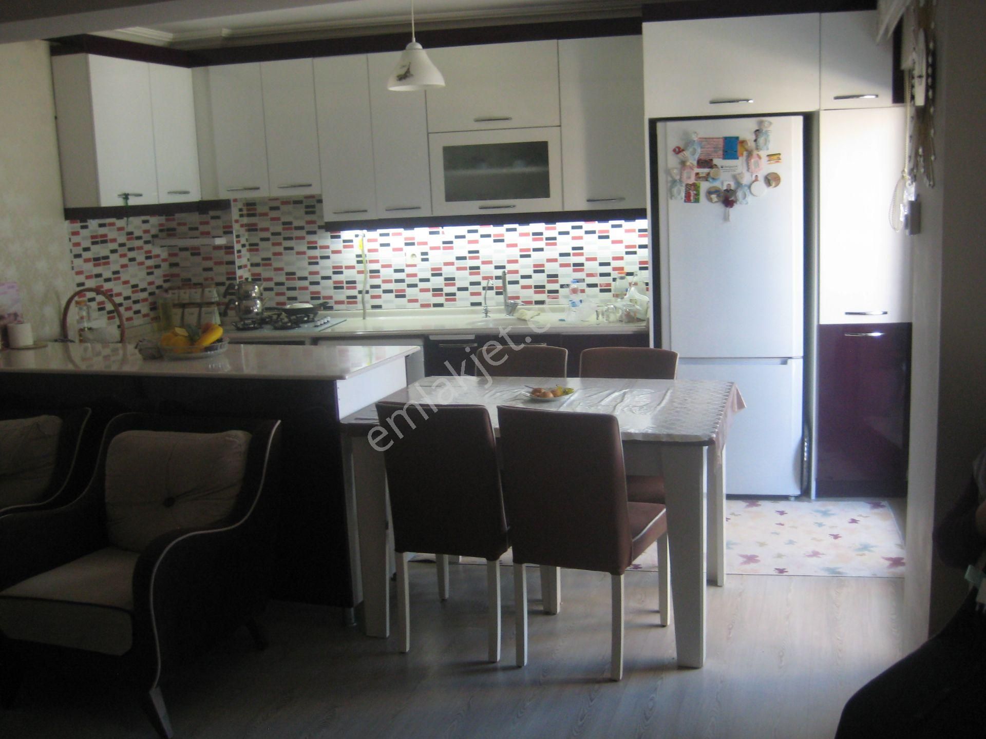 Acil....acil.....menemen İsmet İnönü'de Satılık Yeni 2+1 Daire