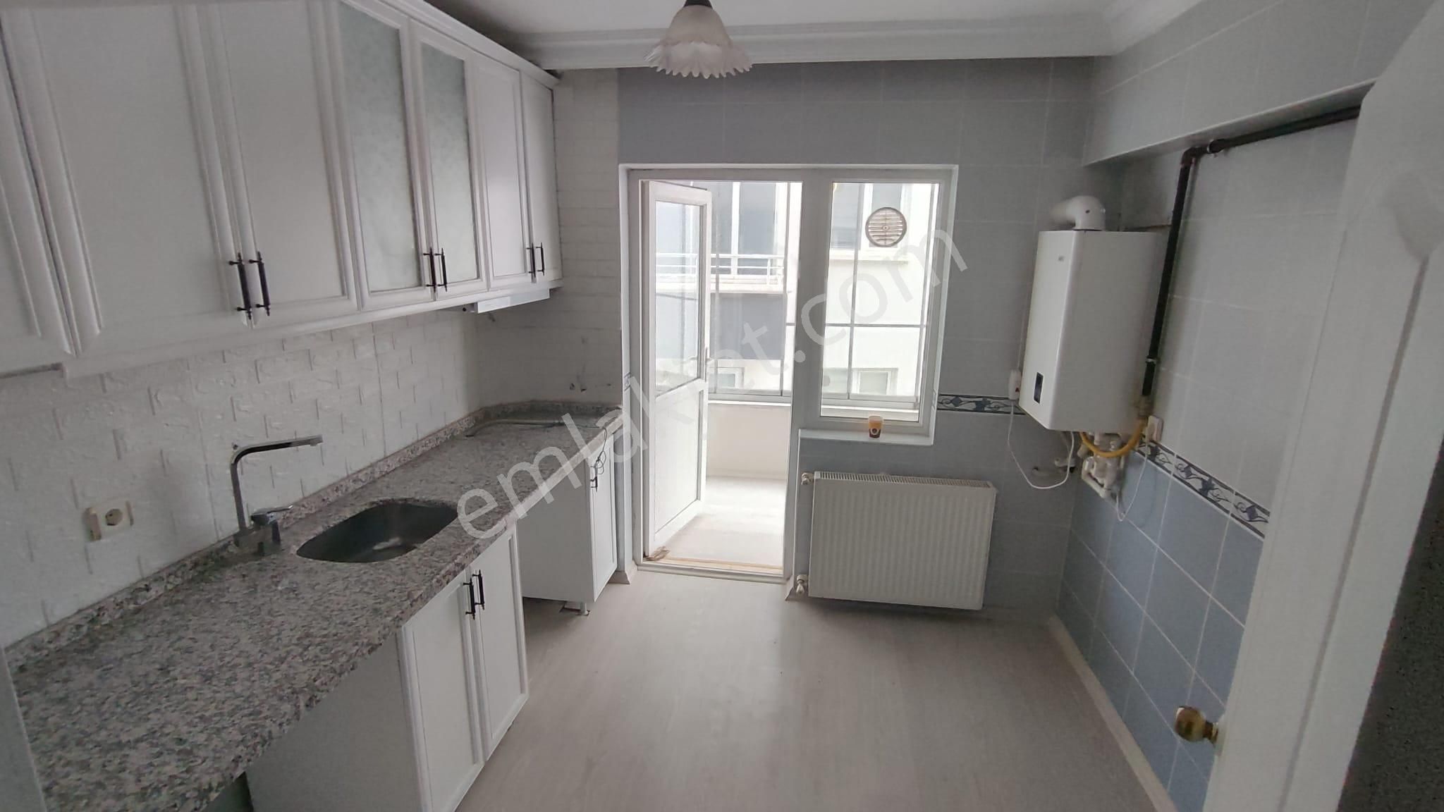 Atanora Vadiden Asansörlü Ara Kat Manzaralı Kapalı 2 Balkonlu Boş 3+1 - Görsel 16