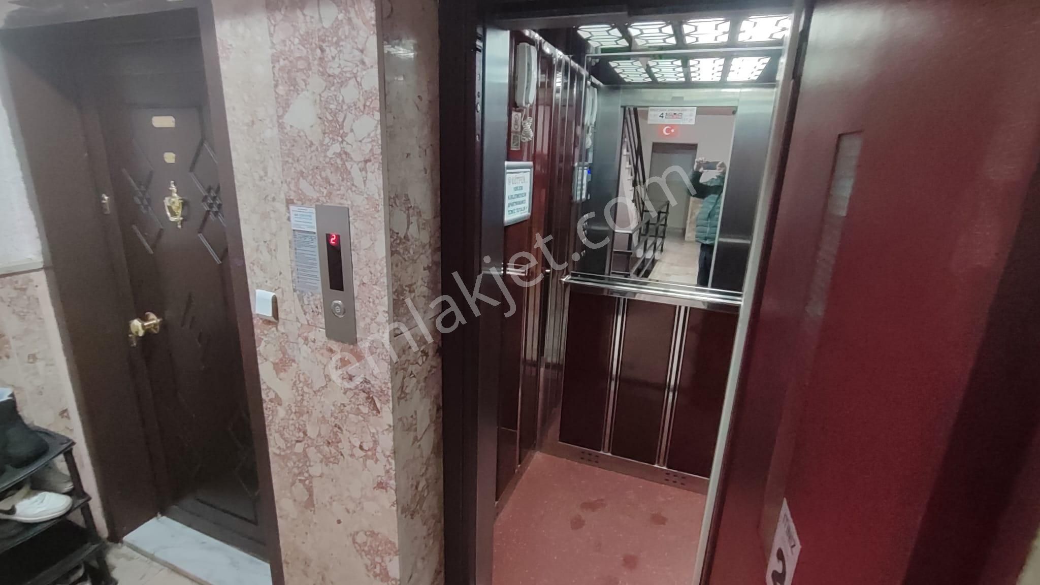 Atanora Vadiden Asansörlü Ara Kat Manzaralı Kapalı 2 Balkonlu Boş 3+1 - Görsel 3