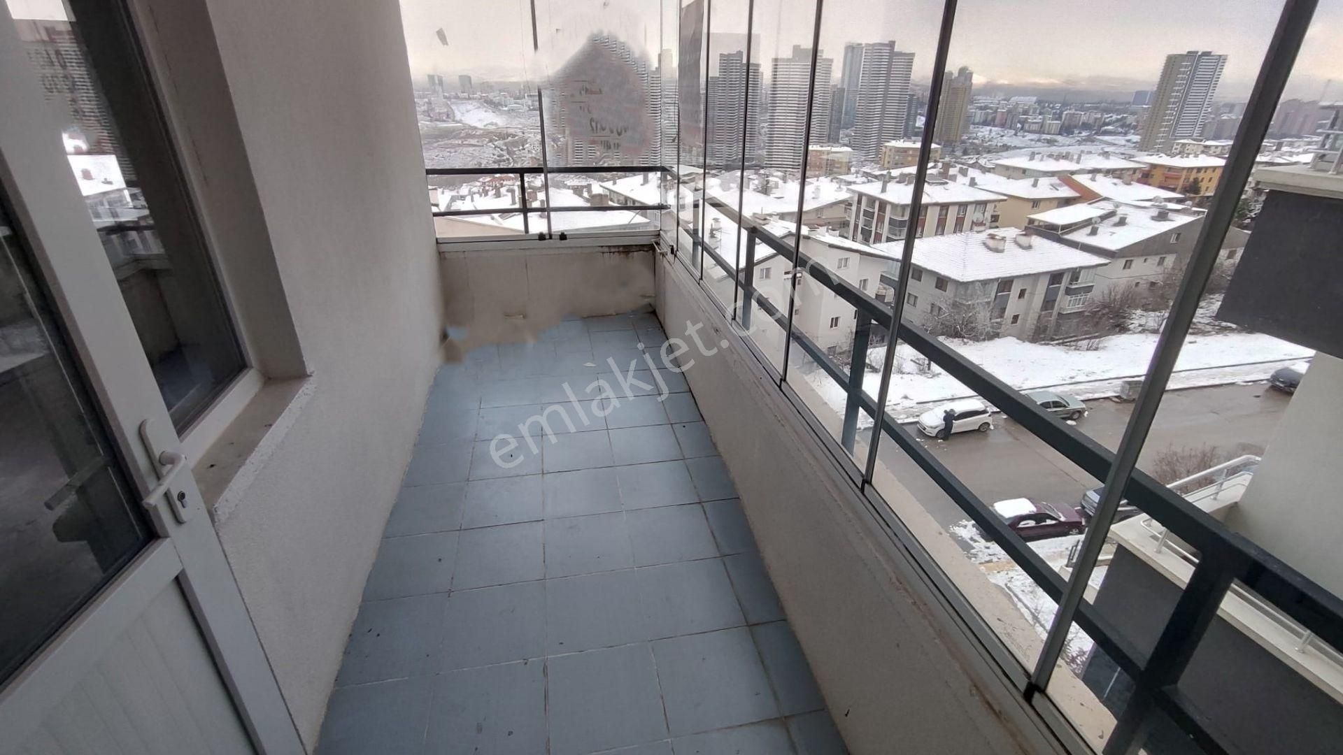 Atanora Vadiden Asansörlü Ara Kat Manzaralı Kapalı 2 Balkonlu Boş 3+1 - Görsel 22