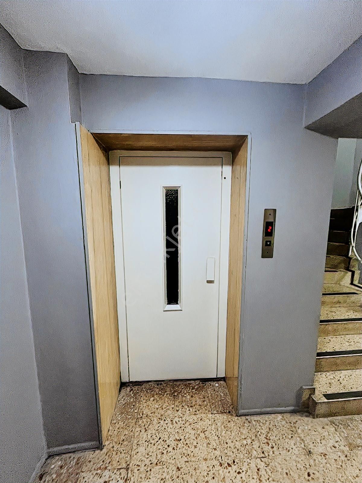 Karabağlar Yeşillik Caddesi Satılık Cadde Cepheli Ofis/dükkan - Görsel 24