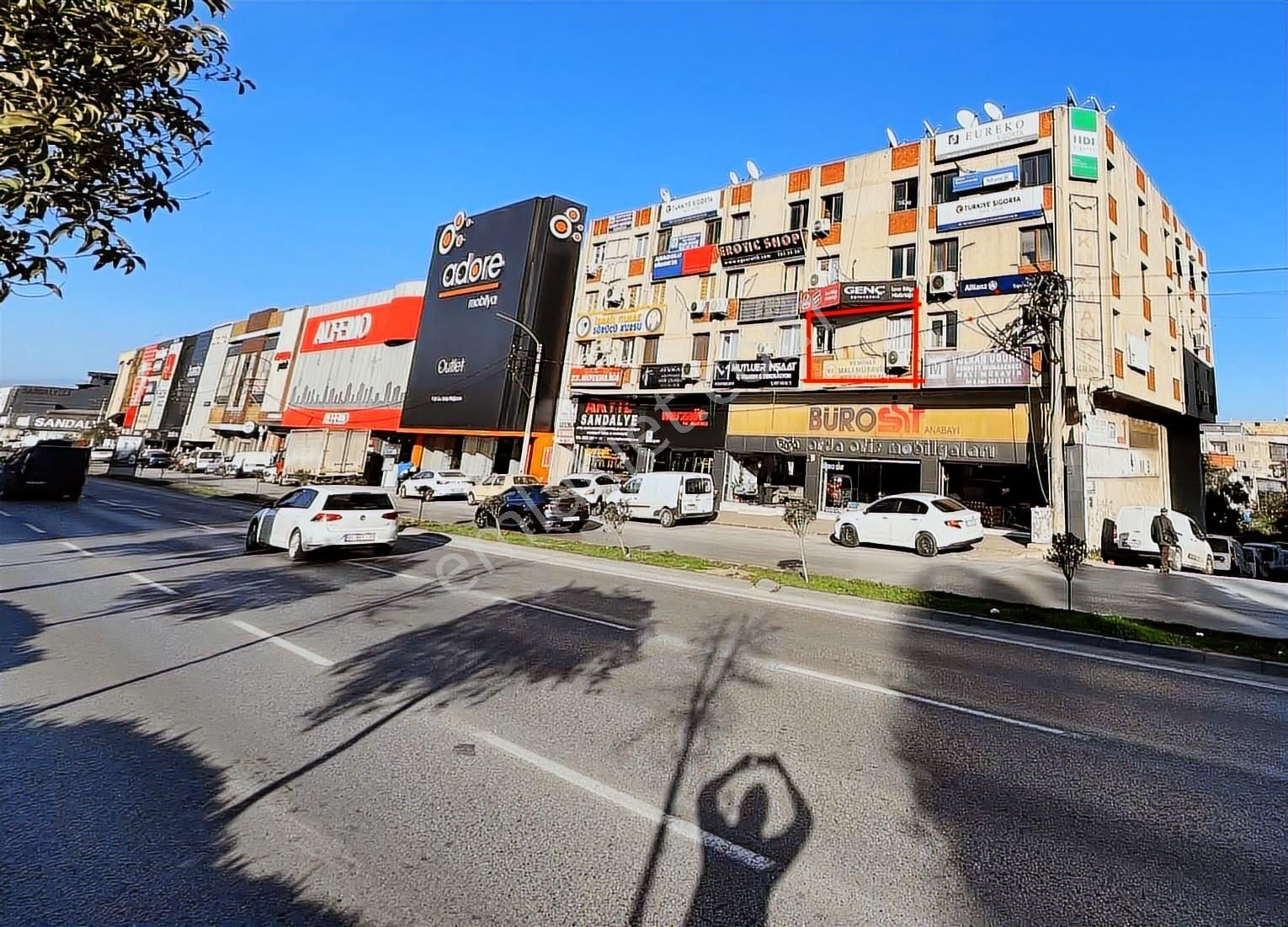 Karabağlar Yeşillik Caddesi Satılık Cadde Cepheli Ofis/dükkan