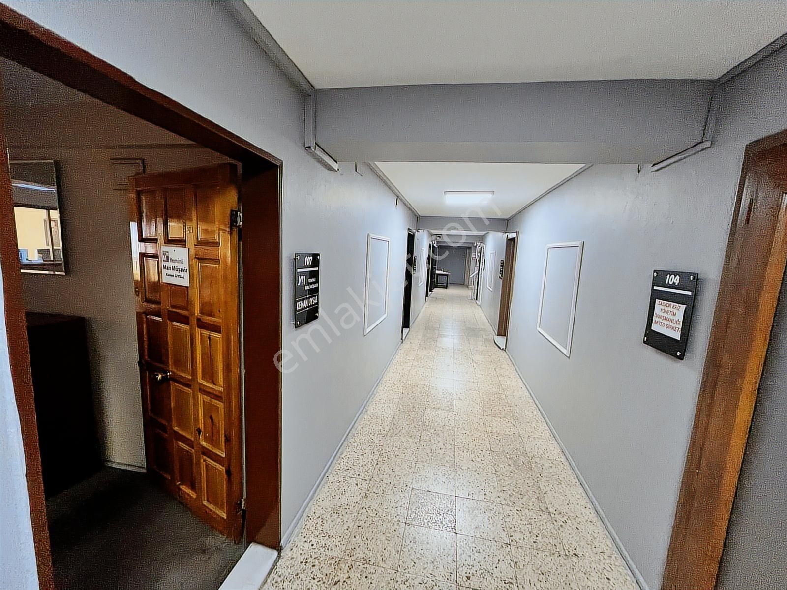 Karabağlar Yeşillik Caddesi Satılık Cadde Cepheli Ofis/dükkan - Görsel 23