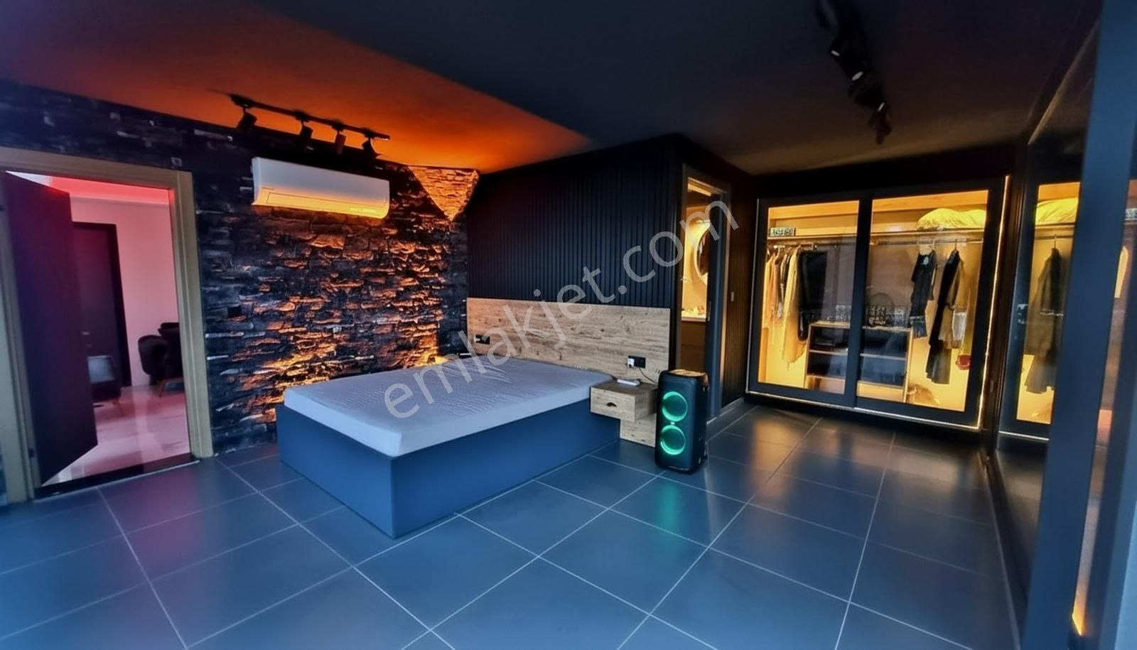 Cb Marina'dan Turunçta Panoramik Manzaralı Satılık Eşyalı Daire - Görsel 3