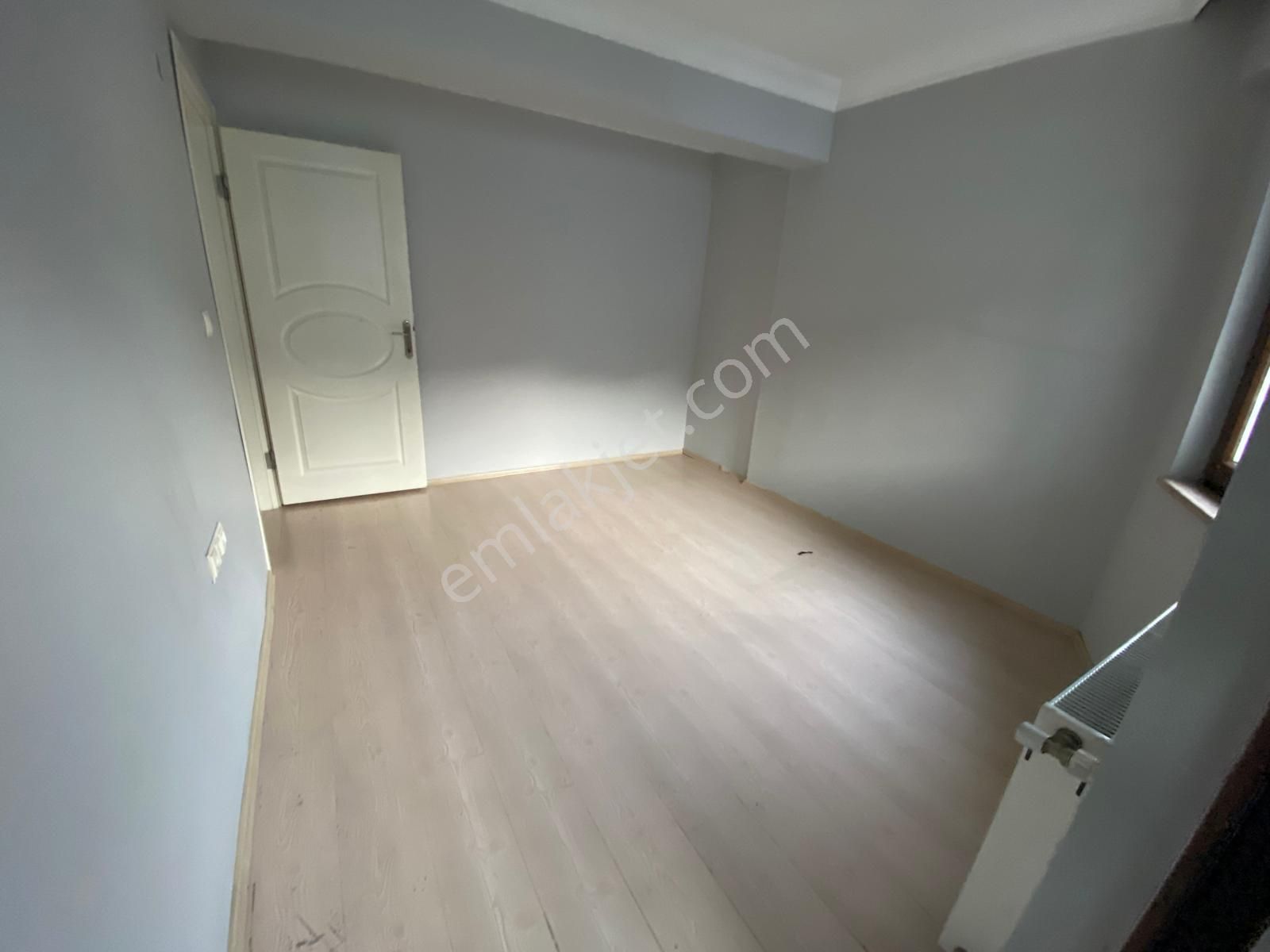 Osmangazi Muradiye Cadde Üstünde 15 Yıllık 2+1 Kiralık Daire - Görsel 9