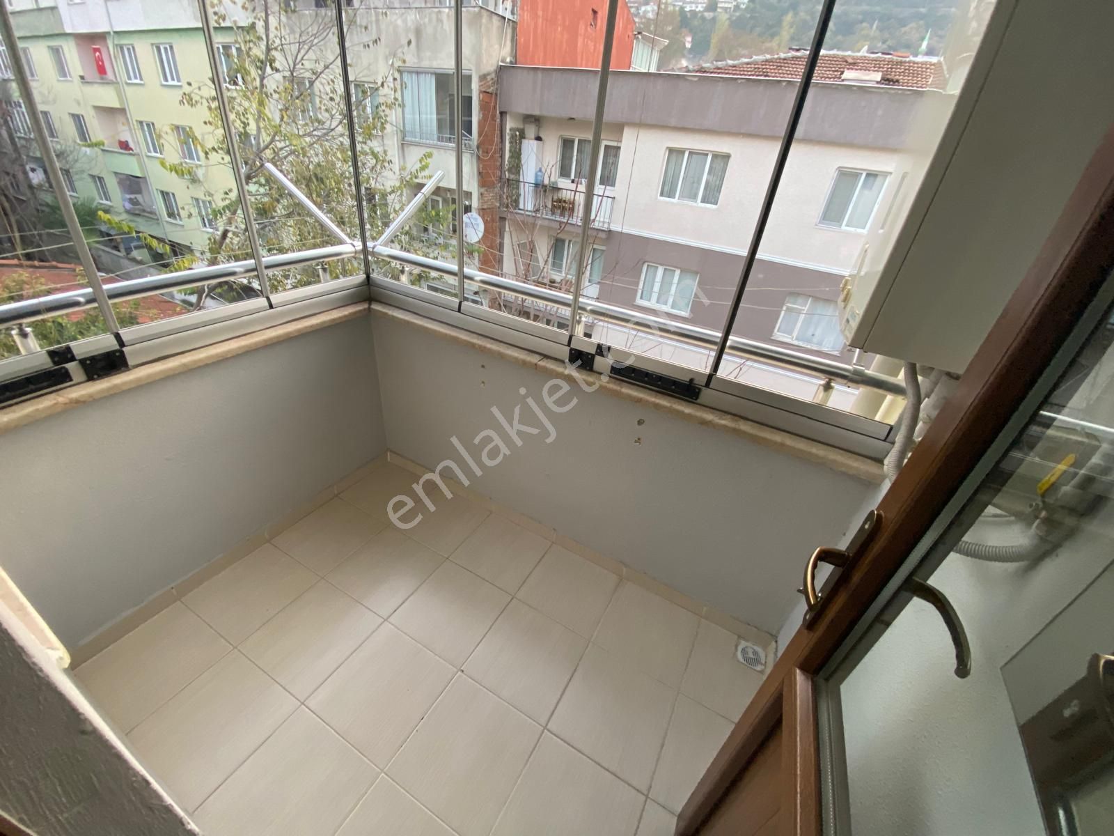 Osmangazi Muradiye Cadde Üstünde 15 Yıllık 2+1 Kiralık Daire - Görsel 8