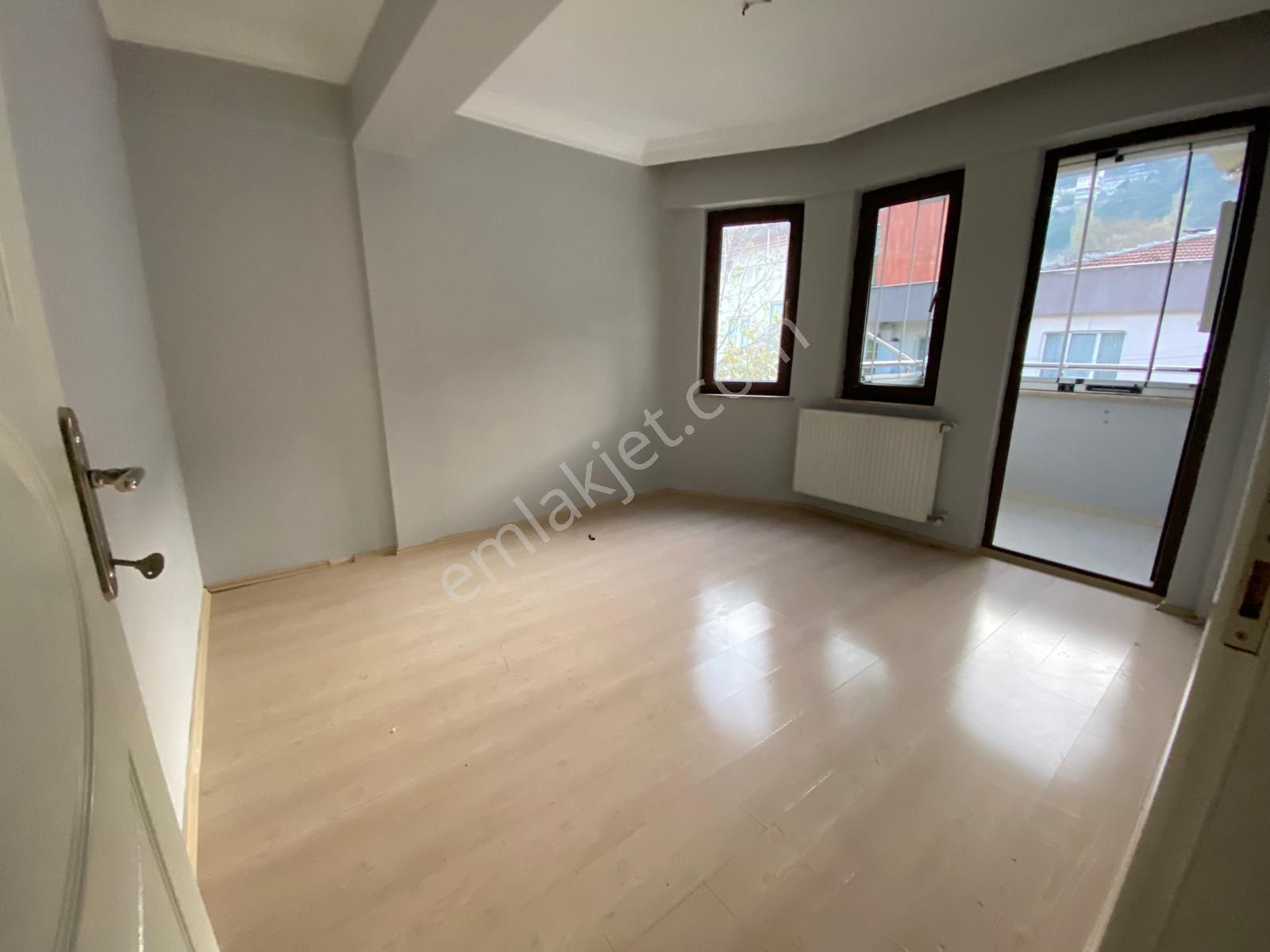 Osmangazi Muradiye Cadde Üstünde 15 Yıllık 2+1 Kiralık Daire - Görsel 7