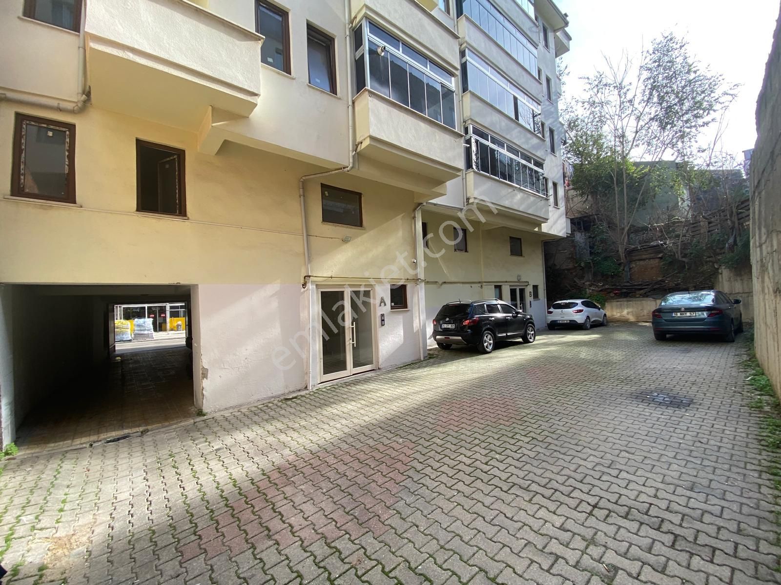 Osmangazi Muradiye Cadde Üstünde 15 Yıllık 2+1 Kiralık Daire - Görsel 15
