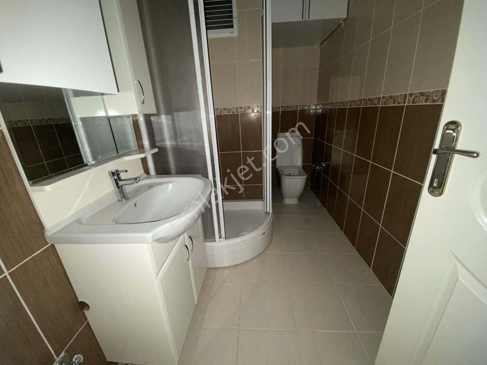 Osmangazi Muradiye Cadde Üstünde 15 Yıllık 2+1 Kiralık Daire - Görsel 12