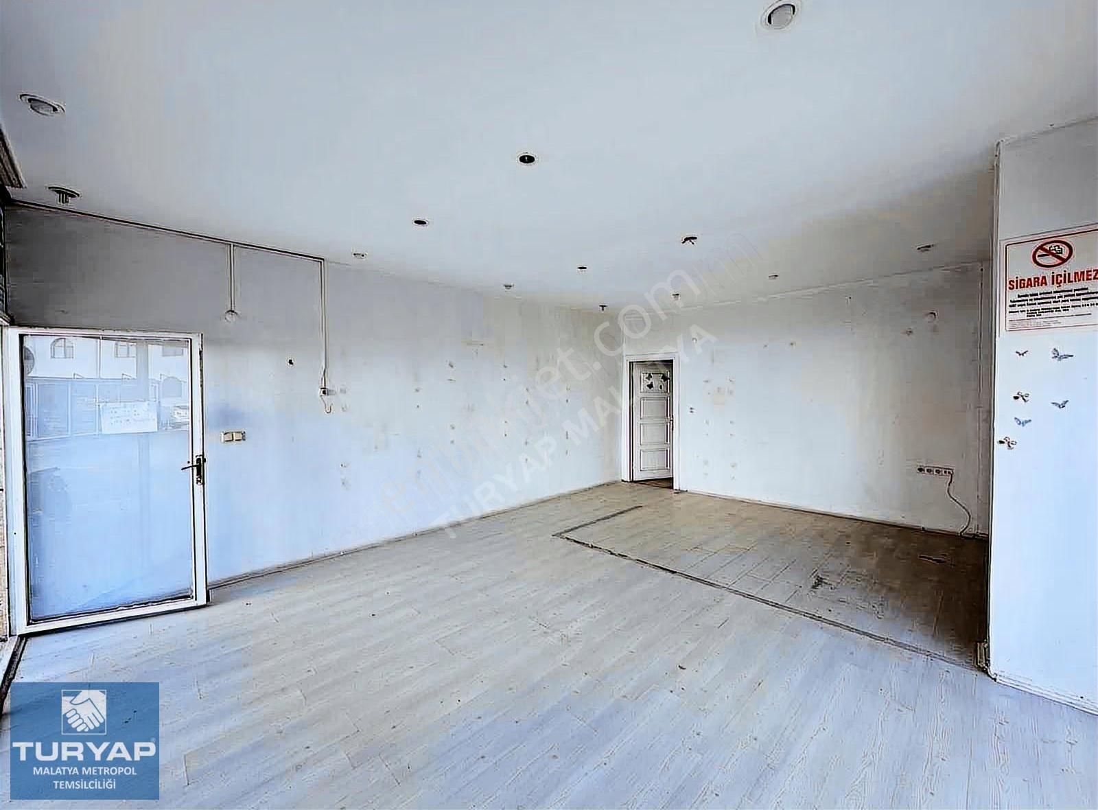 Turyap Metropolden Hasanbey Caddesinde 65m² Satılık Dükkan - Görsel 3