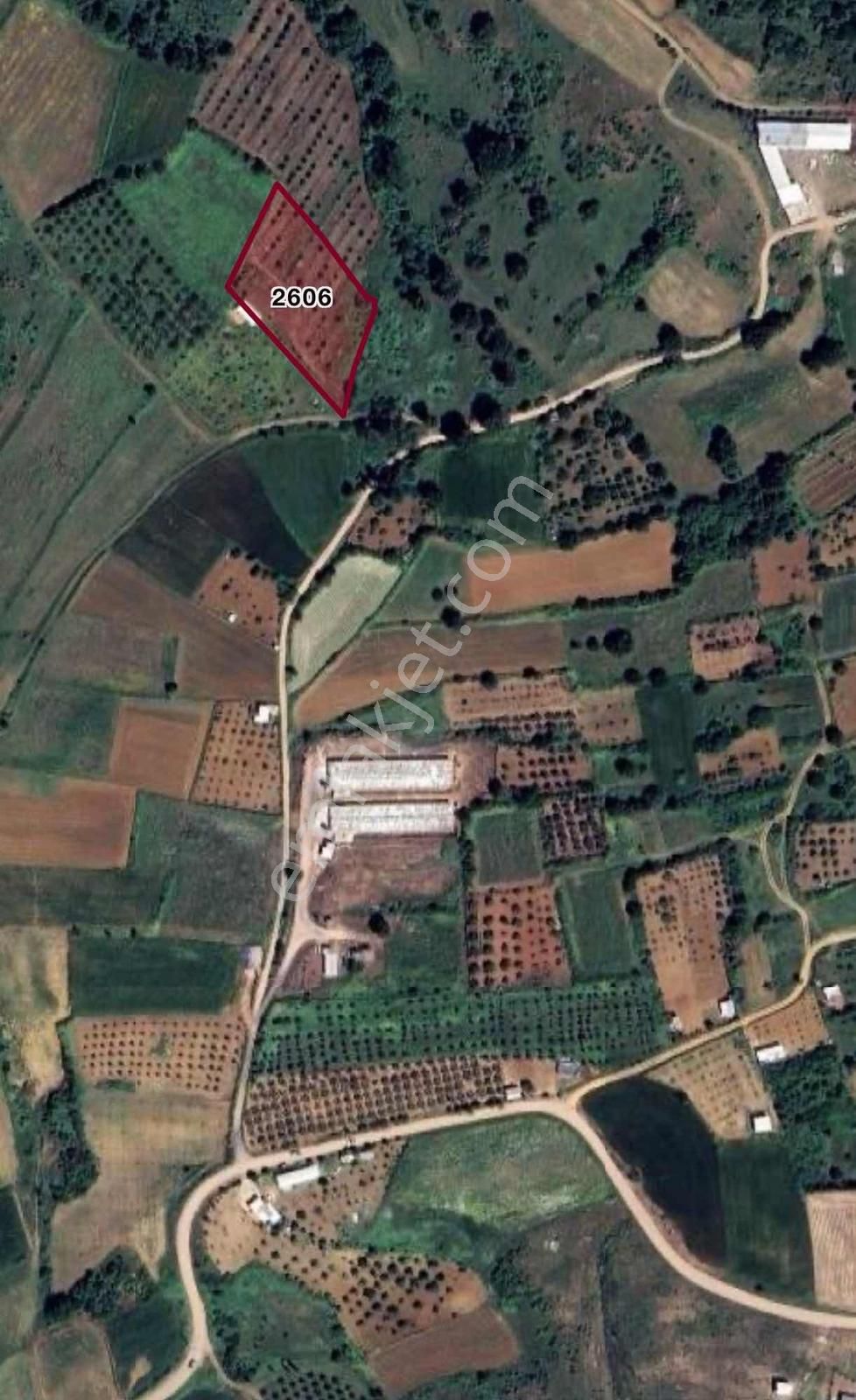 Köy Merkezine Yakın 4.050m2 Yatırımlık Arazi.