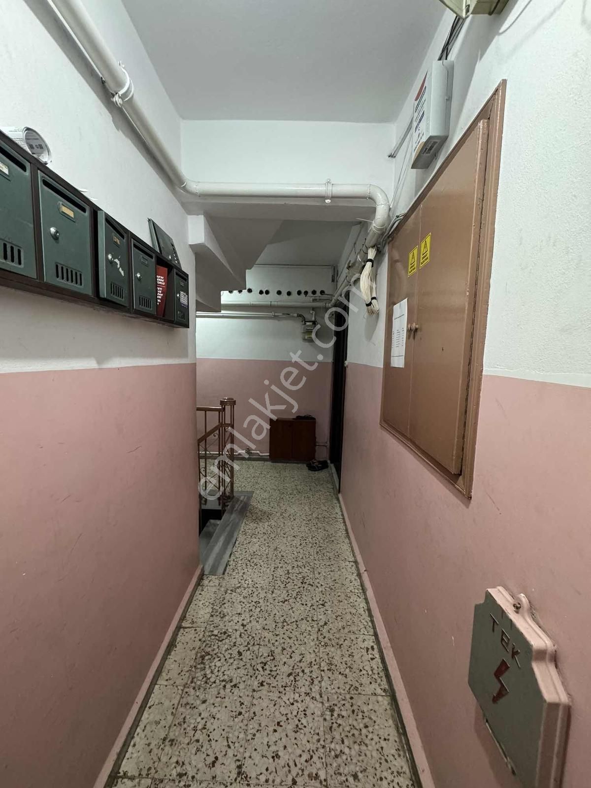 Üsküdar Sultantepe Mah Caddeye Cephe Fırsat Kiralık - Görsel 25