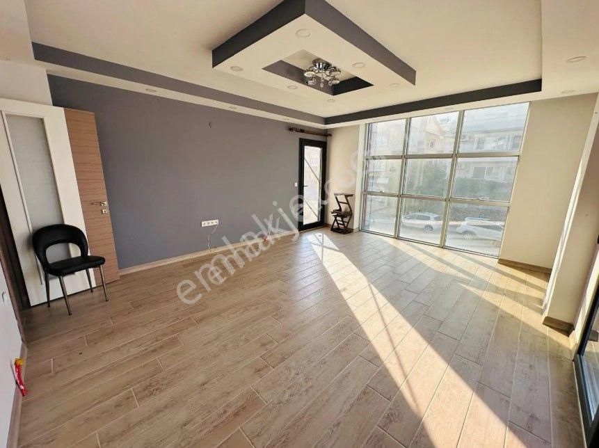 Didim Merkezde Kiralık 3+1 Ayrı Mutfak Katta Tek Geniş Daire