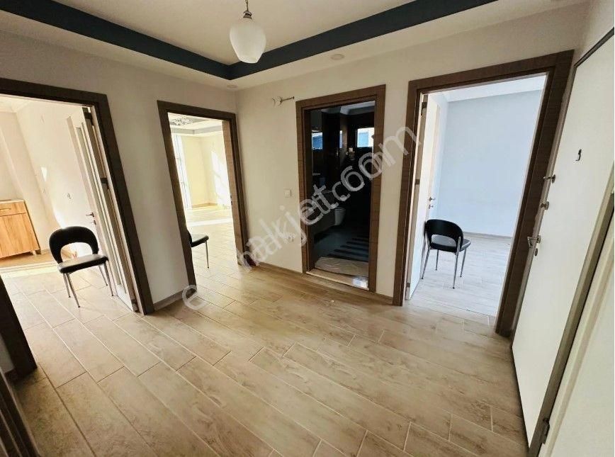 Didim Merkezde Kiralık 3+1 Ayrı Mutfak Katta Tek Geniş Daire - Görsel 14