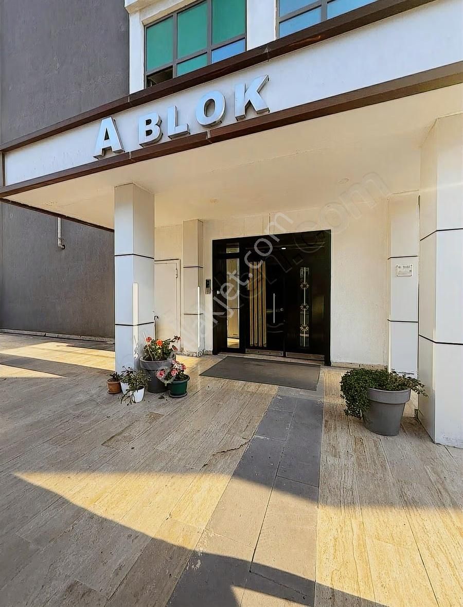 Metrobüse Yürüme Mesafesi Balkonlu Geniş 1+1 - Görsel 14