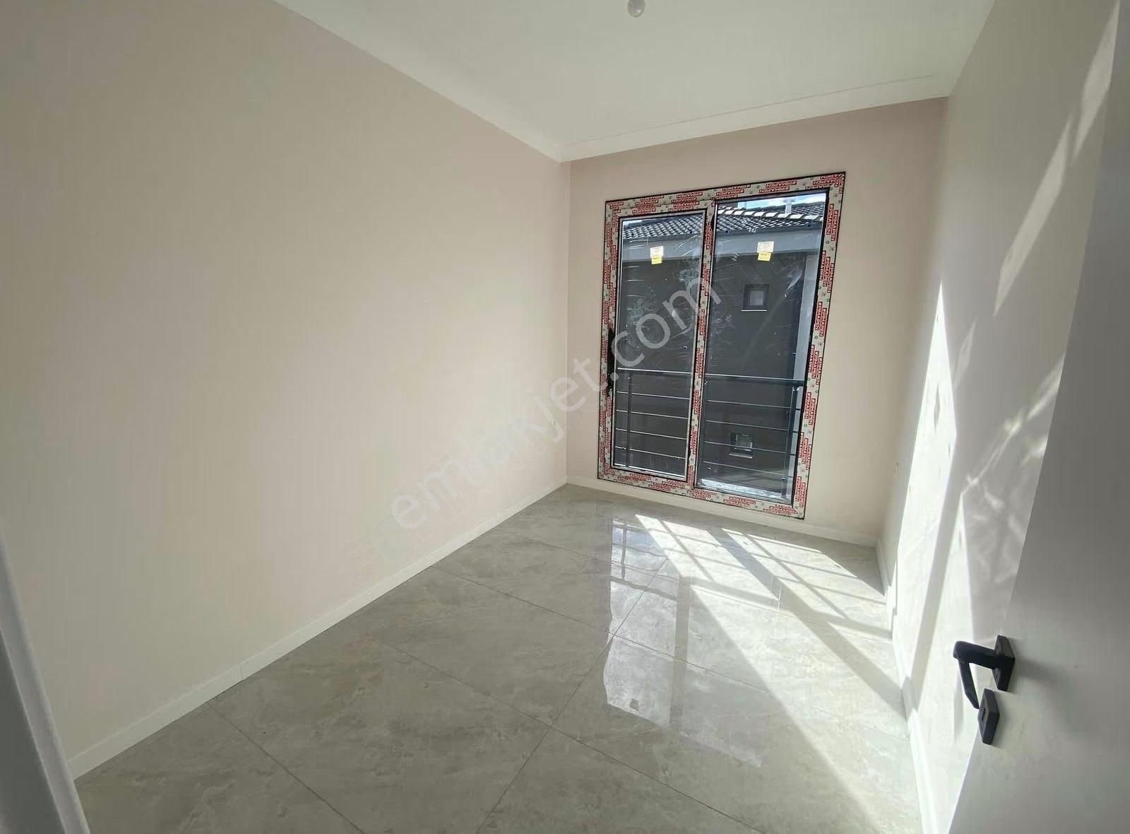 Ula Merkezde Balkonlu Satılık Harika Daire - Görsel 13