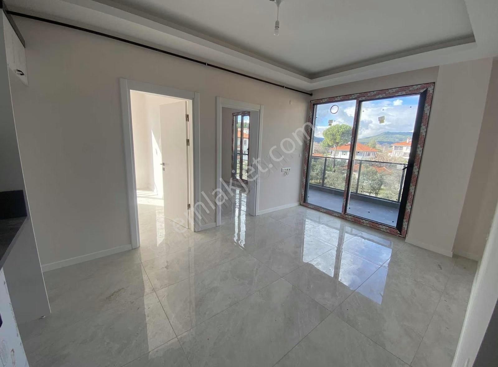 Ula Merkezde Balkonlu Satılık Harika Daire