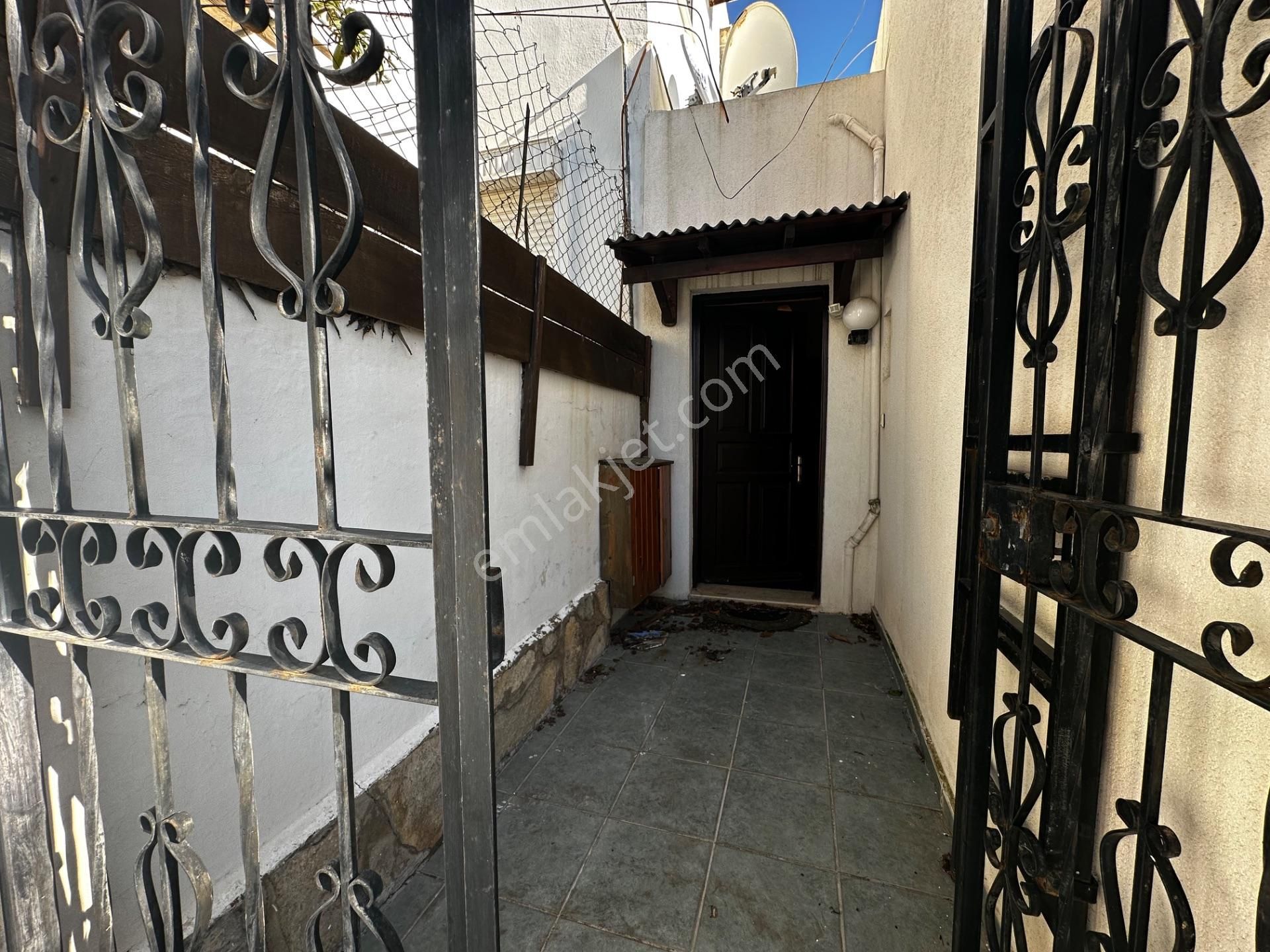 Kumbahçede Deniz Ve Kale Manzaralı Dubleks Villa - Görsel 23