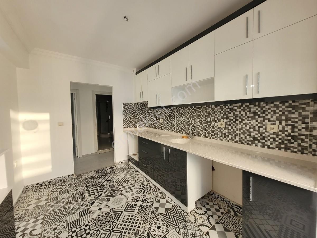 Kuşadası Ata Mah. Arakat 2+1 Daire - Görsel 18