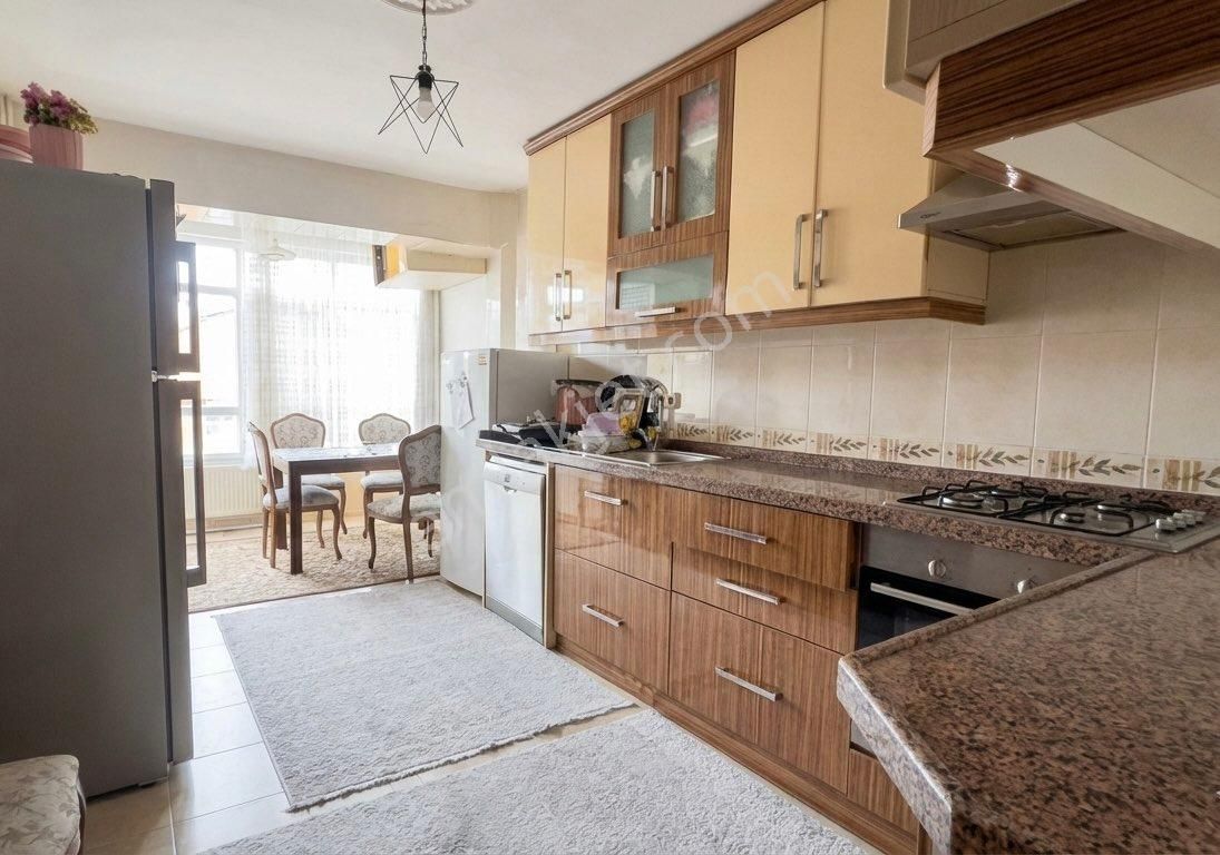 Mamakta 6+1 Asansörlü Eşyalı Şehir Merkezine 4 Km Teraslı Çatı Dubleks - Görsel 3