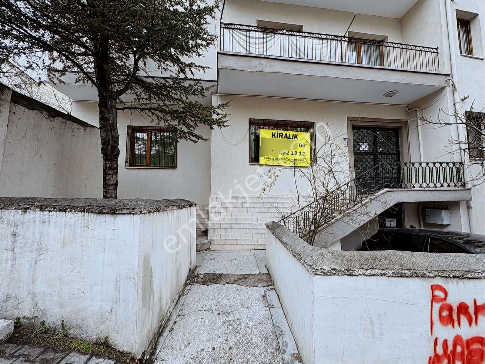 Karşıyaka'da 2+1 Kiralık Daire