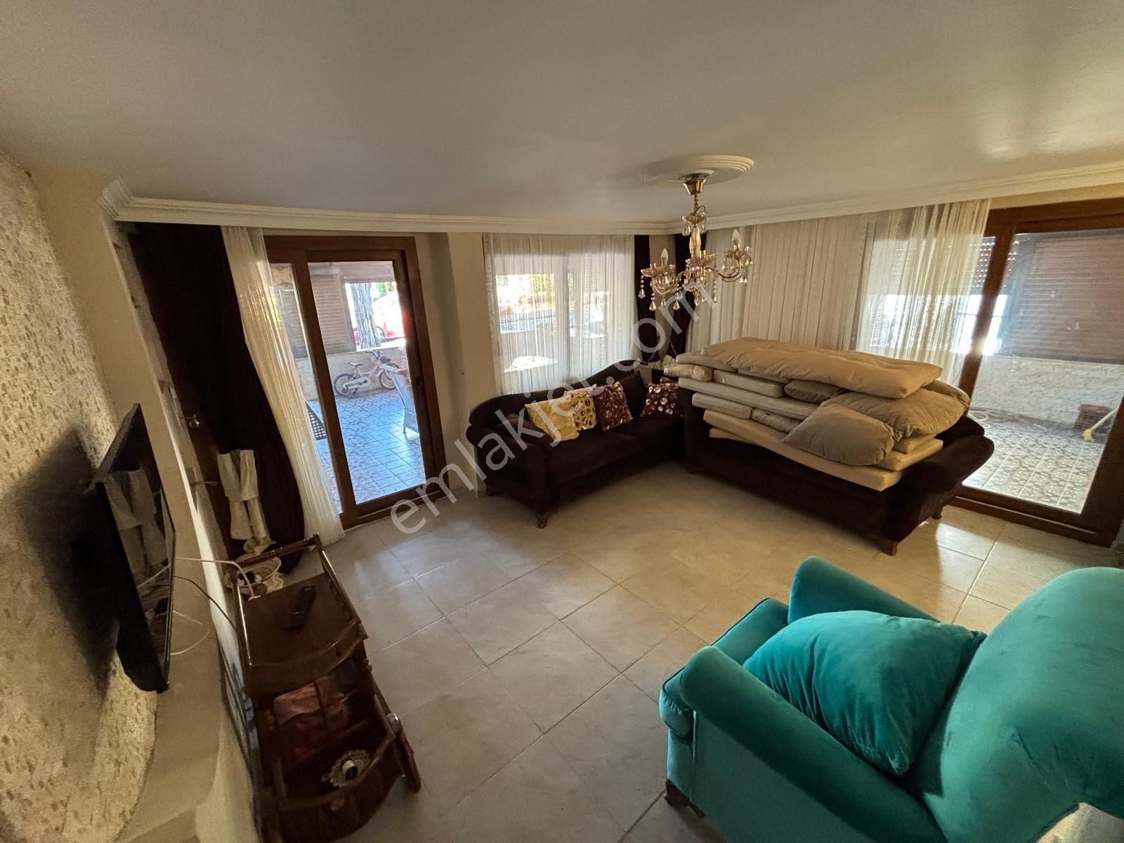 Fırsaat Denize 100m Yakınlıkta Ferah Konumda Bakımlı 3+1yazlık - Görsel 8