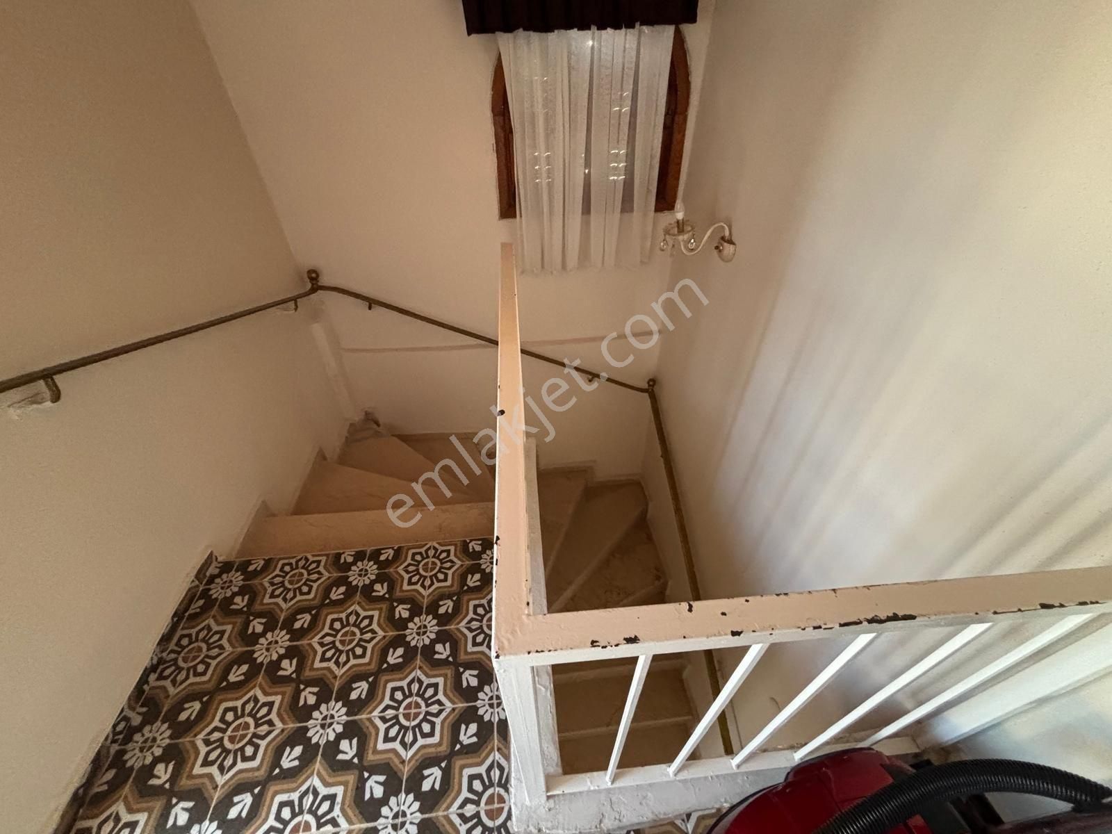 Fırsaat Denize 100m Yakınlıkta Ferah Konumda Bakımlı 3+1yazlık - Görsel 14