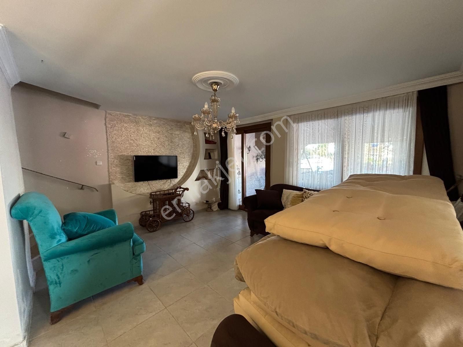 Fırsaat Denize 100m Yakınlıkta Ferah Konumda Bakımlı 3+1yazlık - Görsel 16