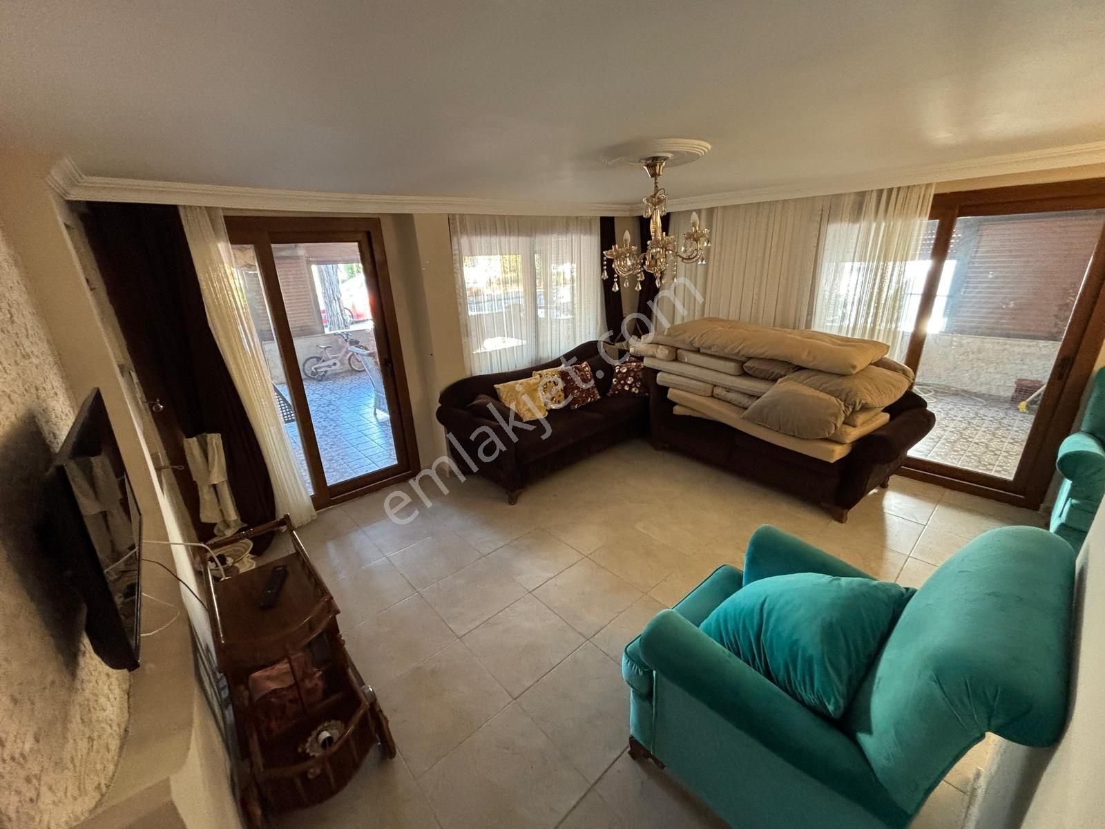 Fırsaat Denize 100m Yakınlıkta Ferah Konumda Bakımlı 3+1yazlık - Görsel 12