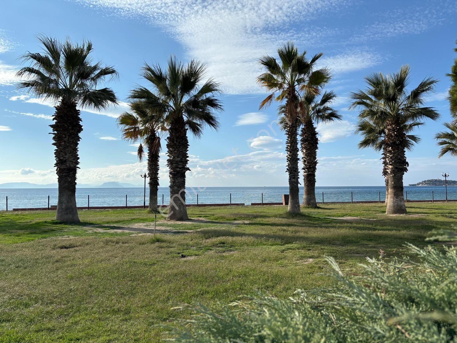 Fiyatı Düştü Acil Satılık Denize 20m Yakınlıkta Fırsaat Villa - Görsel 26