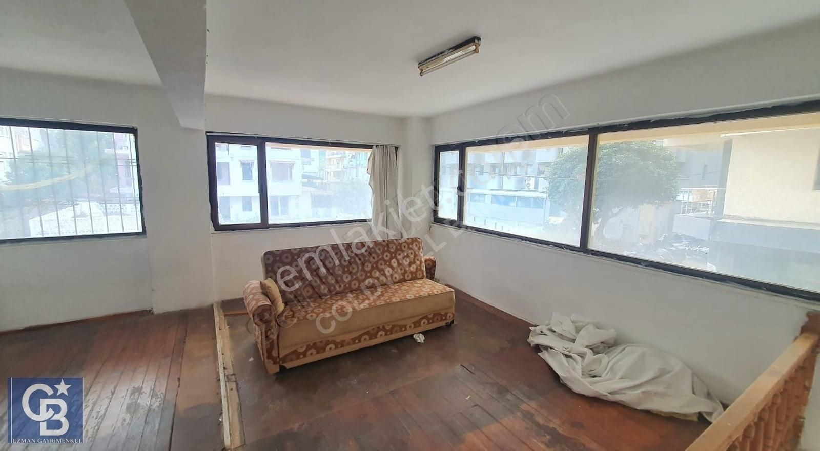 Marmaris Kemeraltı İşlek Cadde Üzerinde Kiralık Asmakatlı Dükkan - Görsel 2