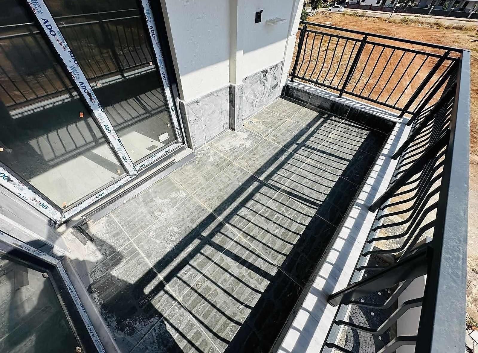 V. Karşıyaka'da Havuzlu Tramvaya Adım Mesafede Her Şehi Ayrı 2+1 - Görsel 4