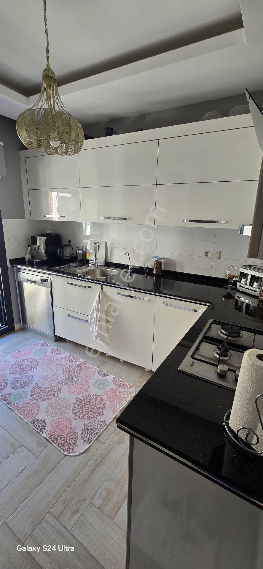 Üçyolda Metro’ya Yakın,oturuma Hazır, Full Donanımlı 3+1 Daire - Görsel 12