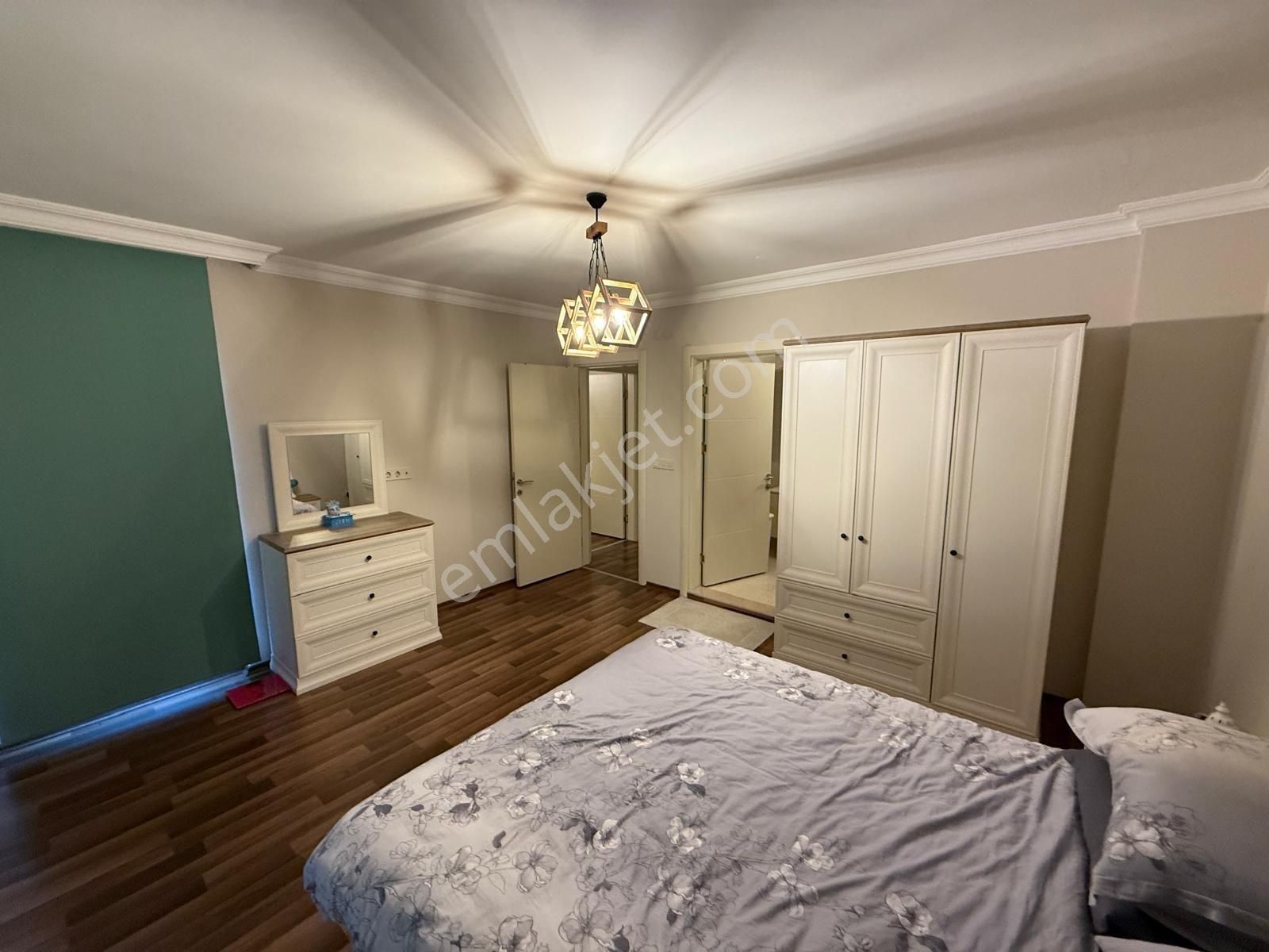 Kuşadası Merkeze Yakın Doğalgazlı Lüx Site 3+1 Geniş Satılık Daire - Görsel 17