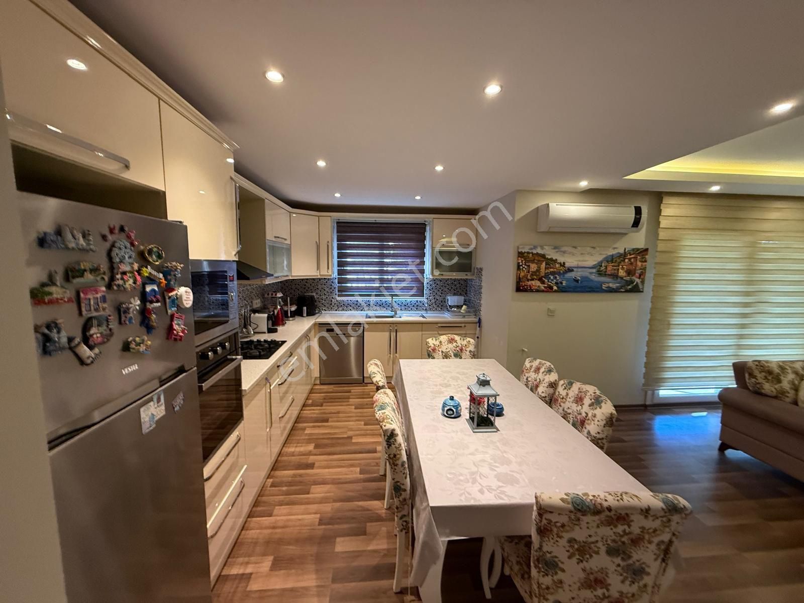 Kuşadası Merkeze Yakın Doğalgazlı Lüx Site 3+1 Geniş Satılık Daire - Görsel 15