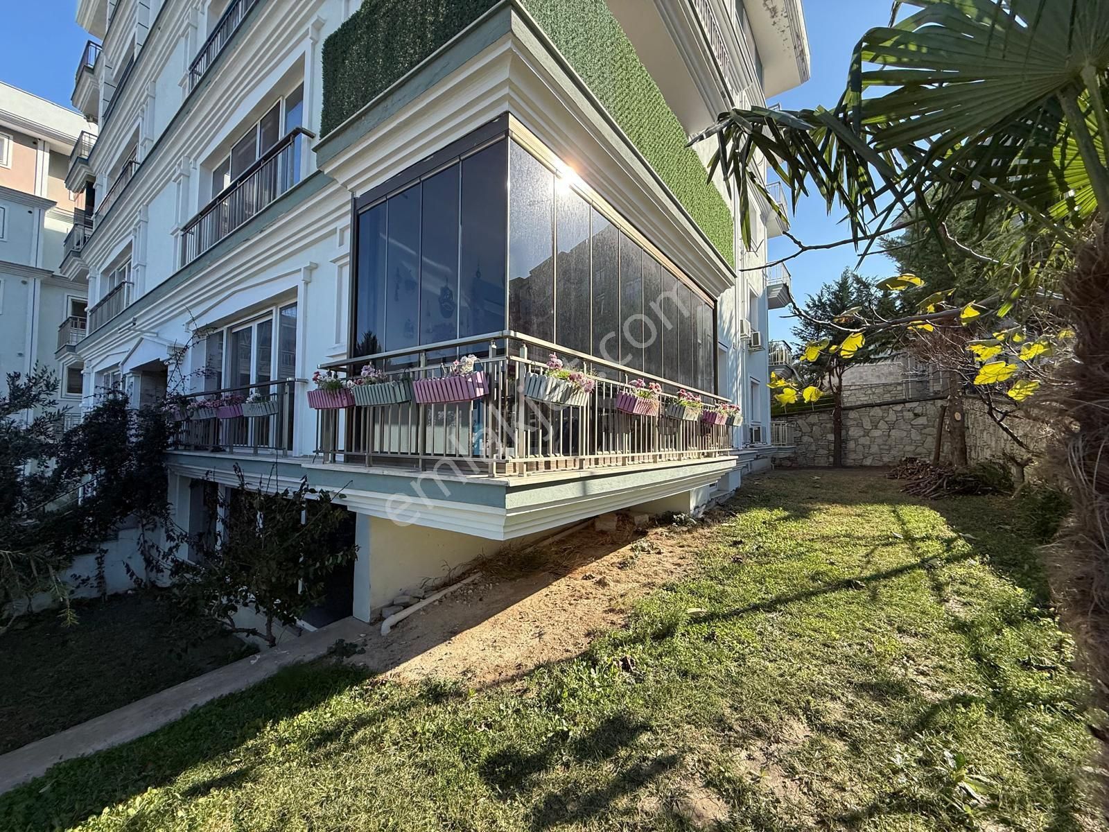 Kuşadası Merkeze Yakın Doğalgazlı Lüx Site 3+1 Geniş Satılık Daire - Görsel 4