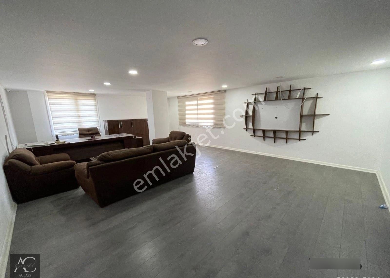 Aclass'dan Kusadasında Satılık İşlek Ana Yol Uzerınde Otoparklı Kıracılı Satılık İş Yeri - Görsel 2