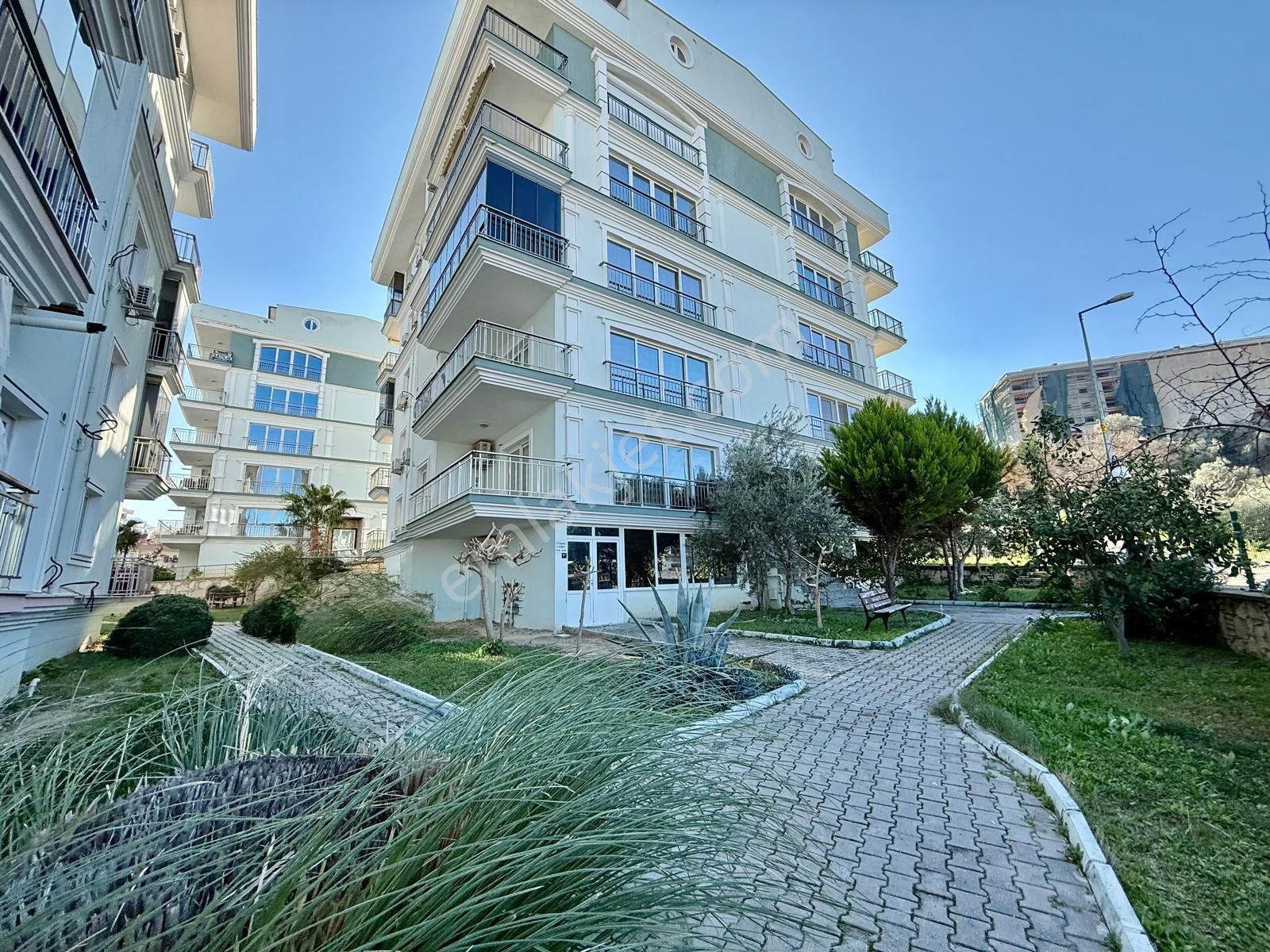 Kuşadası Merkezi Konum Ful Manzara Lüx Site 3+1 Geniş Satılık Daire - Görsel 4